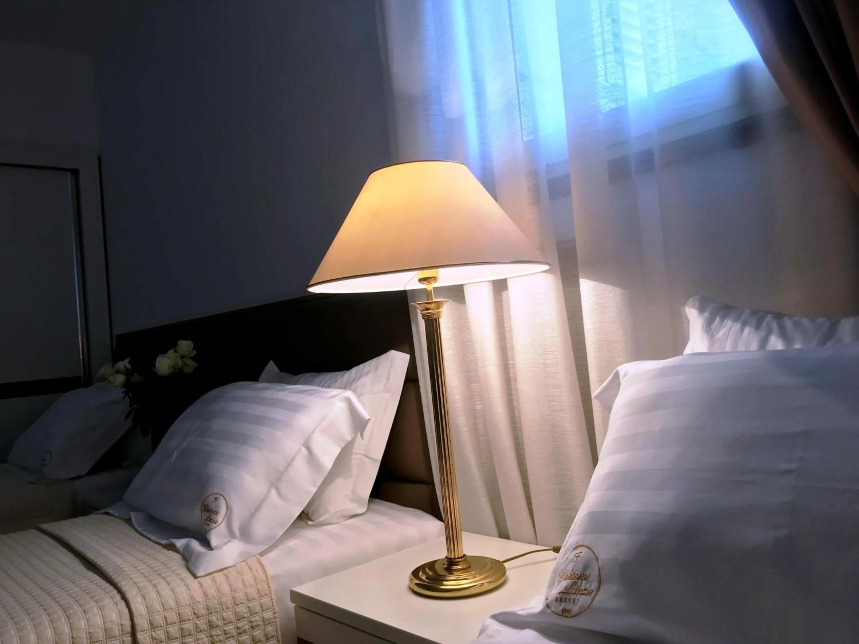 Bed in Chateau Linza Resort