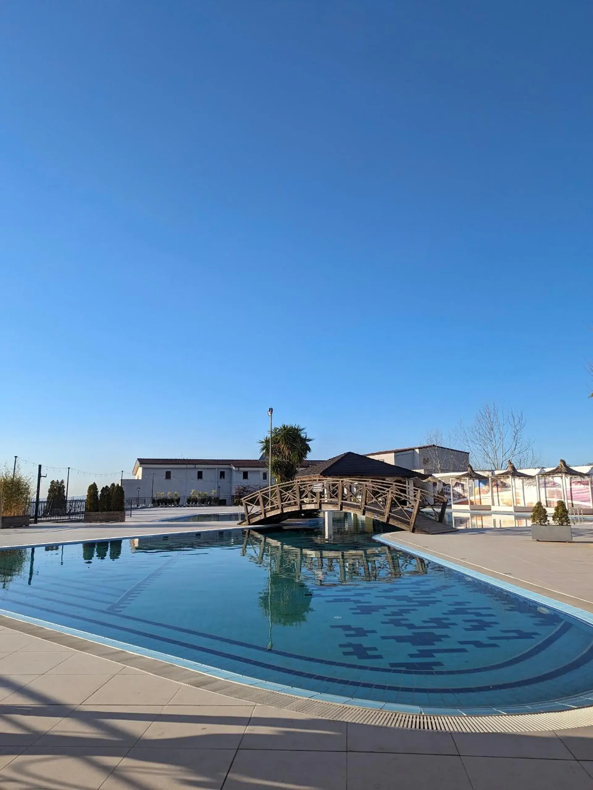 Swimming pool in Chateau Linza Resort Swimming pool in Chateau Linza Resort
