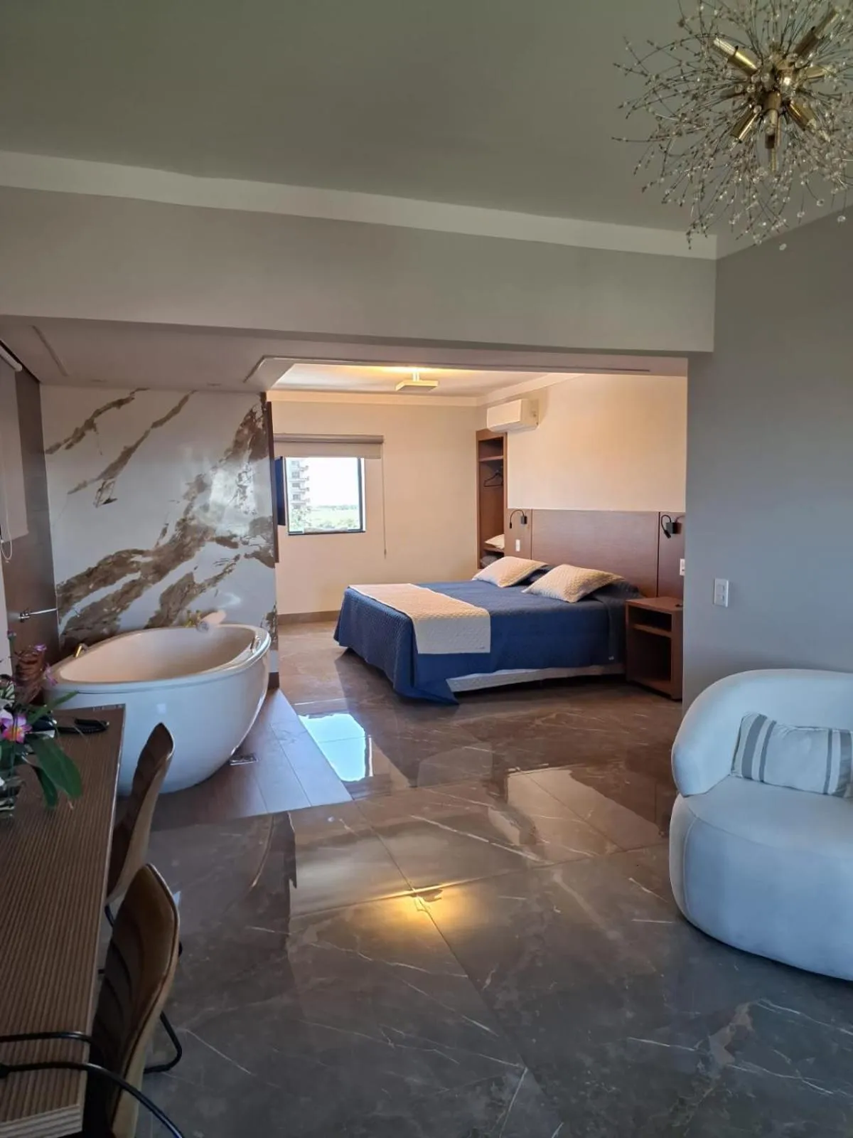 Standard Suite in Optimum Plaza Hotel