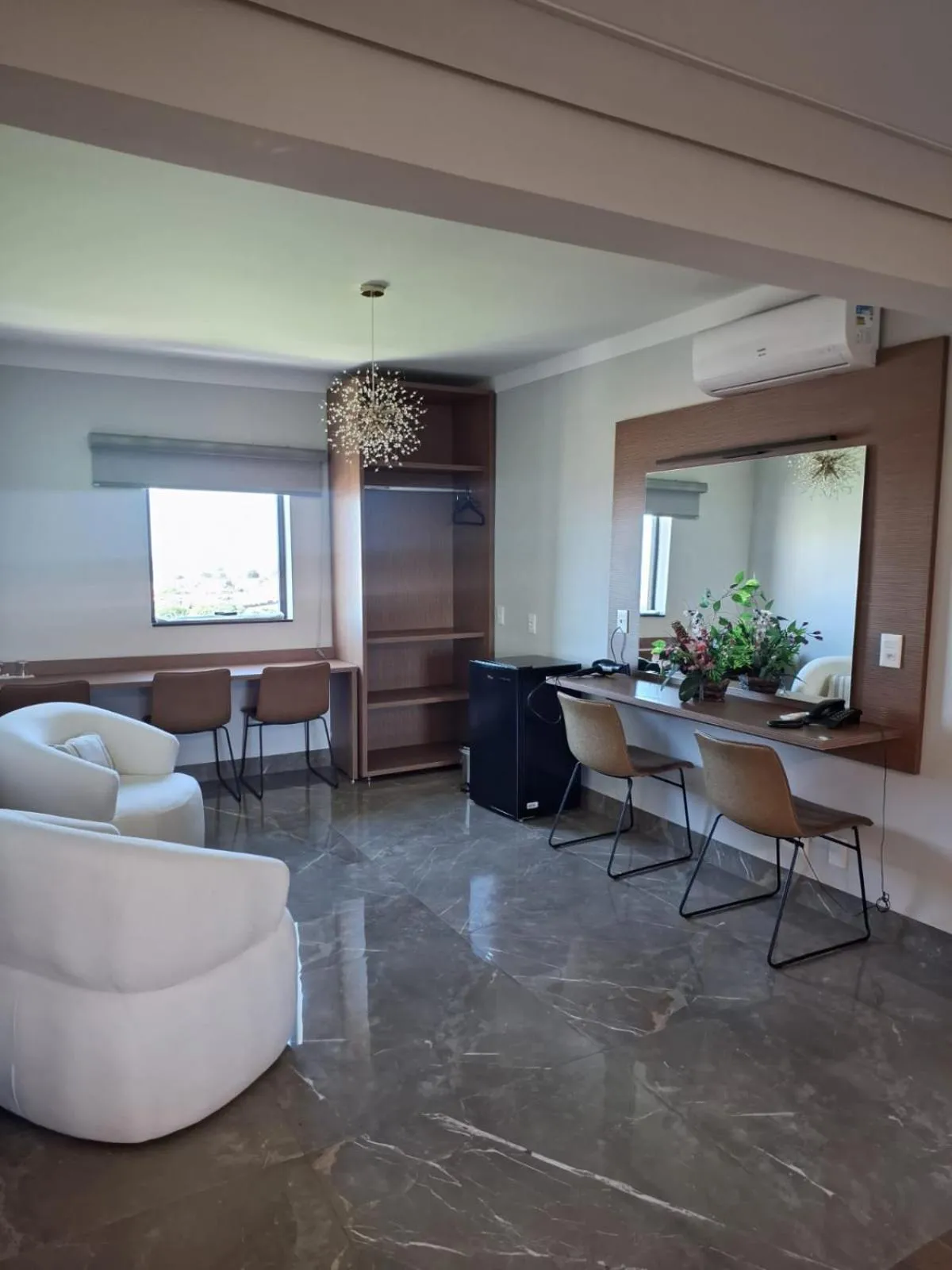 Standard Suite in Optimum Plaza Hotel