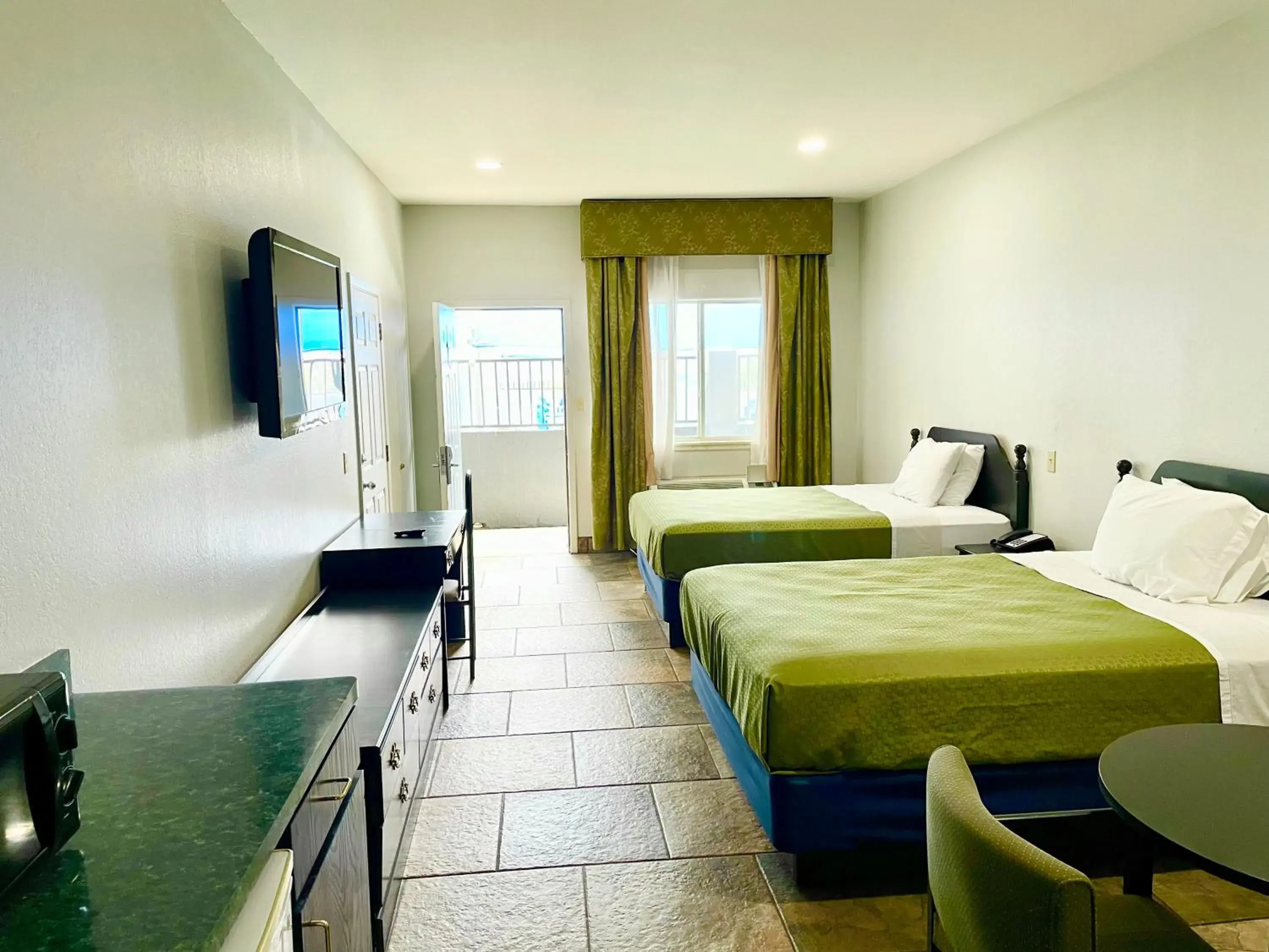 Queen Room with Two Queen Beds in Texas Inn La Feria Queen Room with Two Queen Beds in Texas Inn La Feria