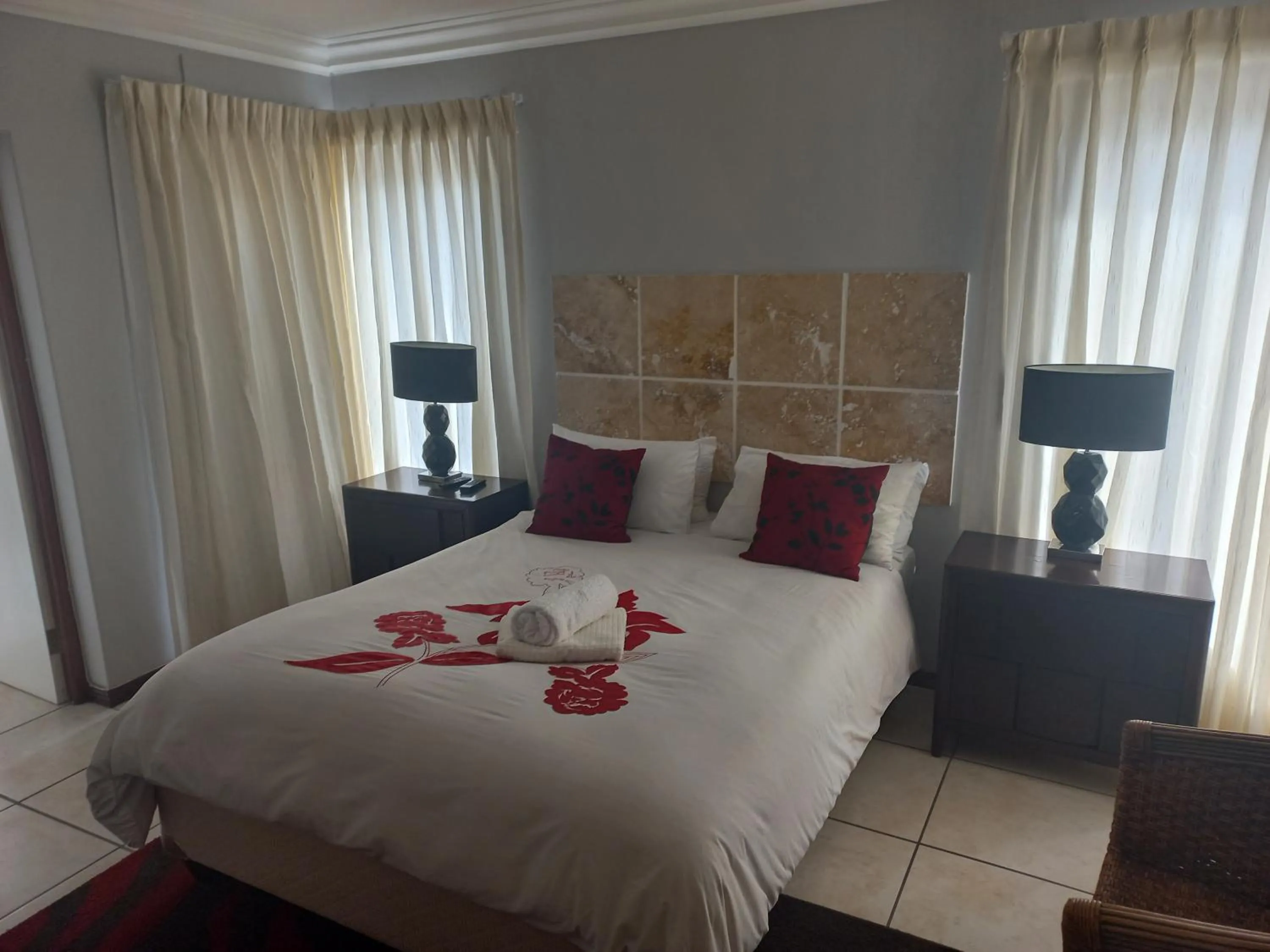 Bed in Crystal Villa Guesthouse
