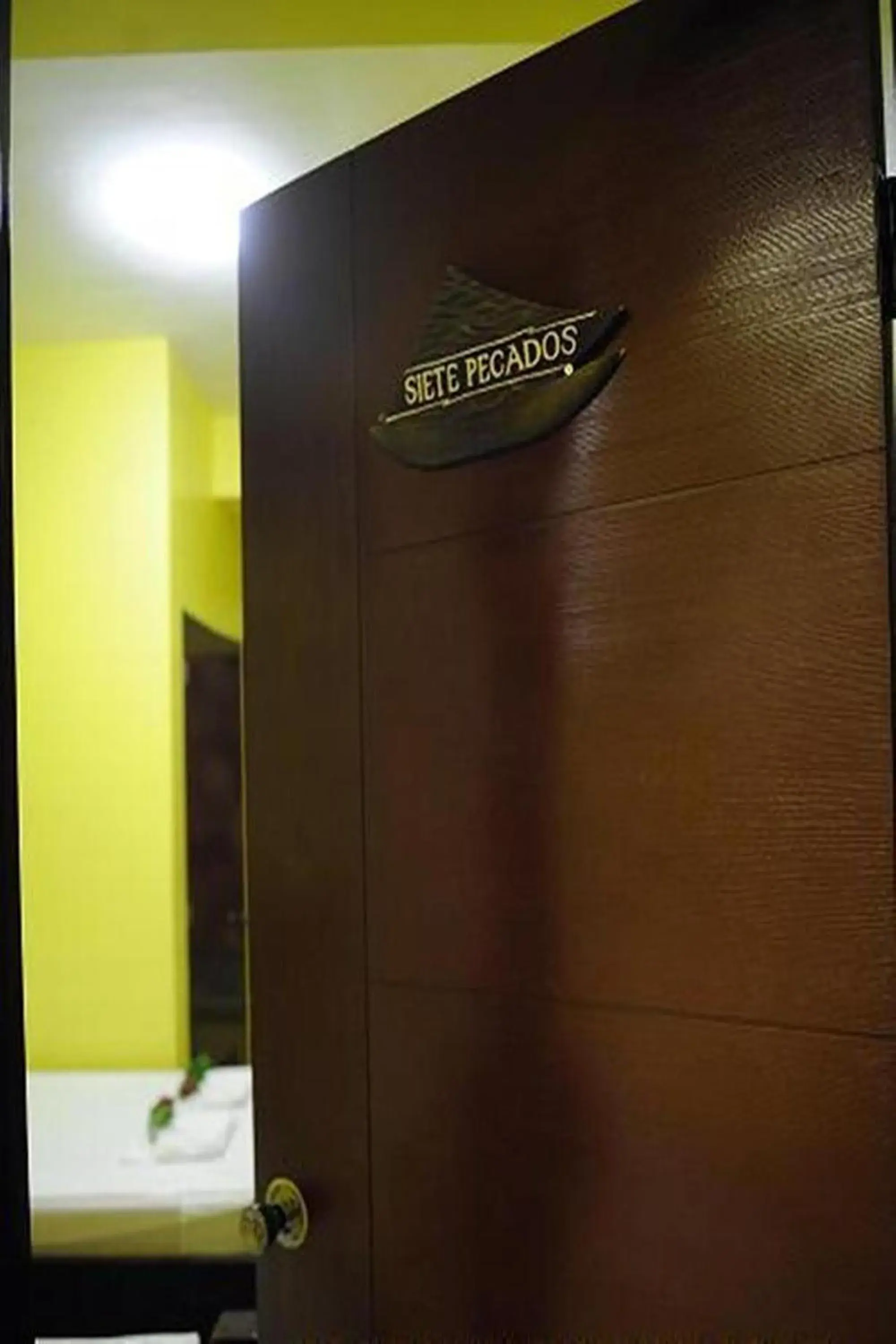 Bedroom in Luis Bay Travellers Lodge Coron Bedroom in Luis Bay Travellers Lodge Coron