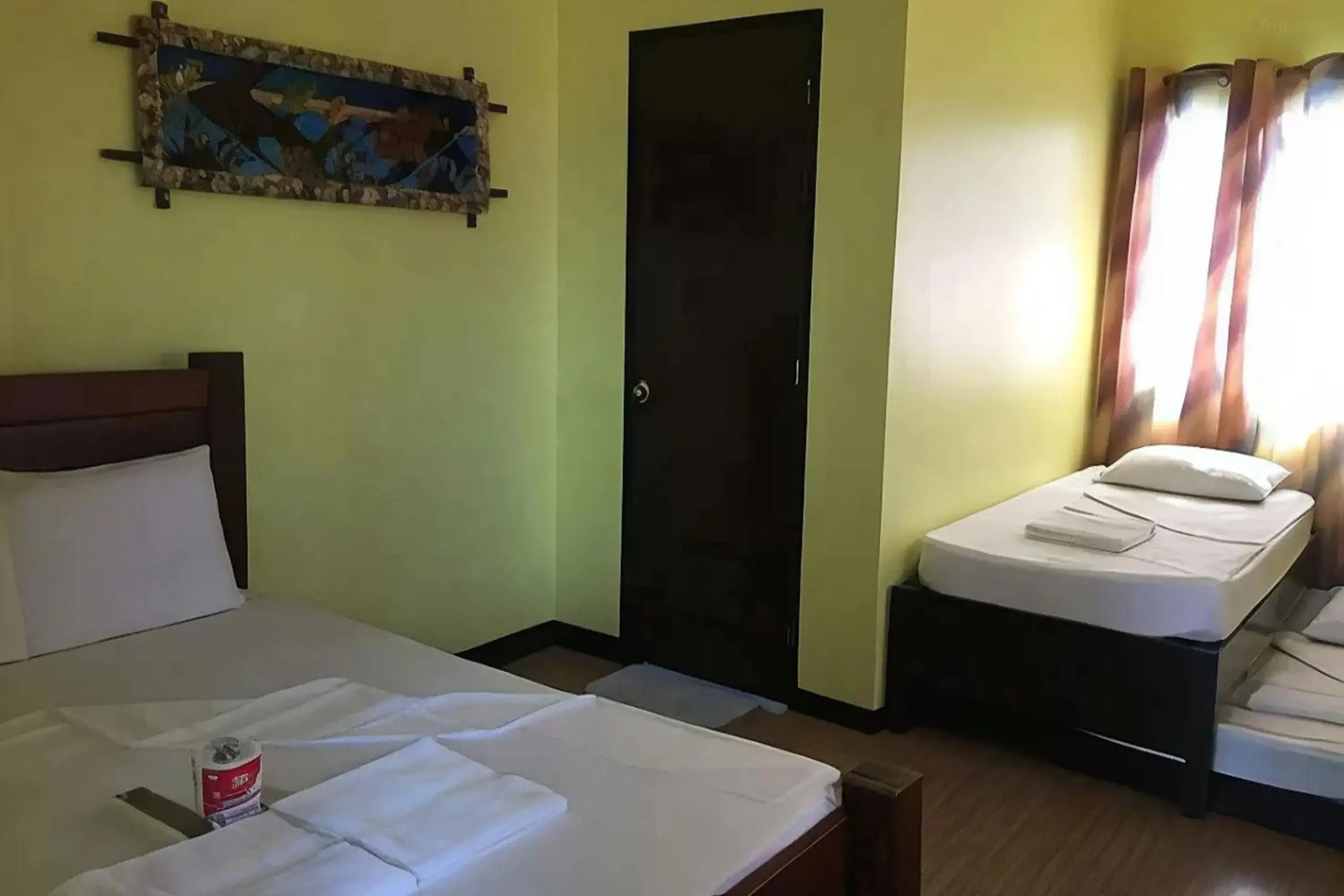 Bedroom, Bed in Luis Bay Travellers Lodge Coron Bedroom, Bed in Luis Bay Travellers Lodge Coron