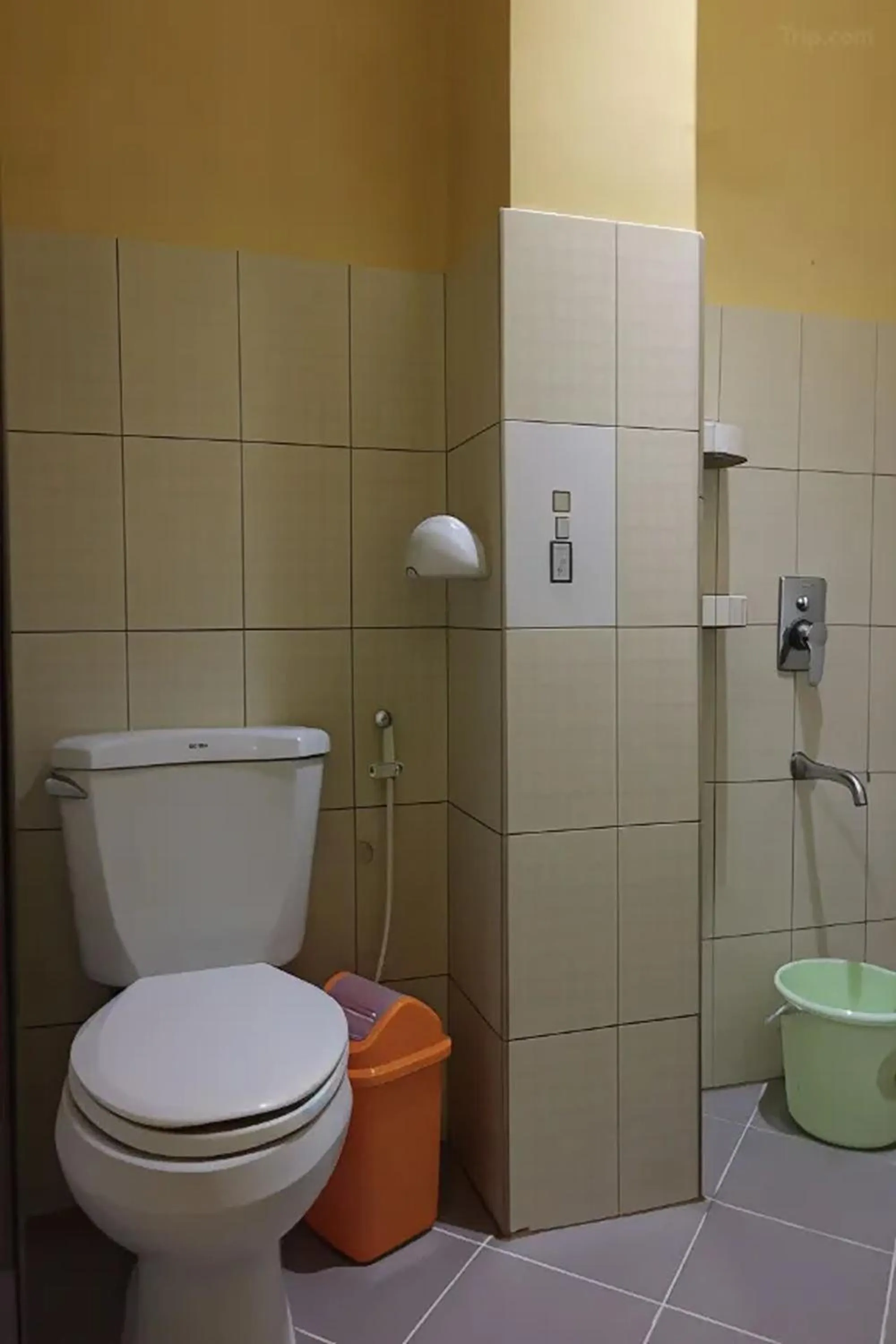 Bathroom in Luis Bay Travellers Lodge Coron