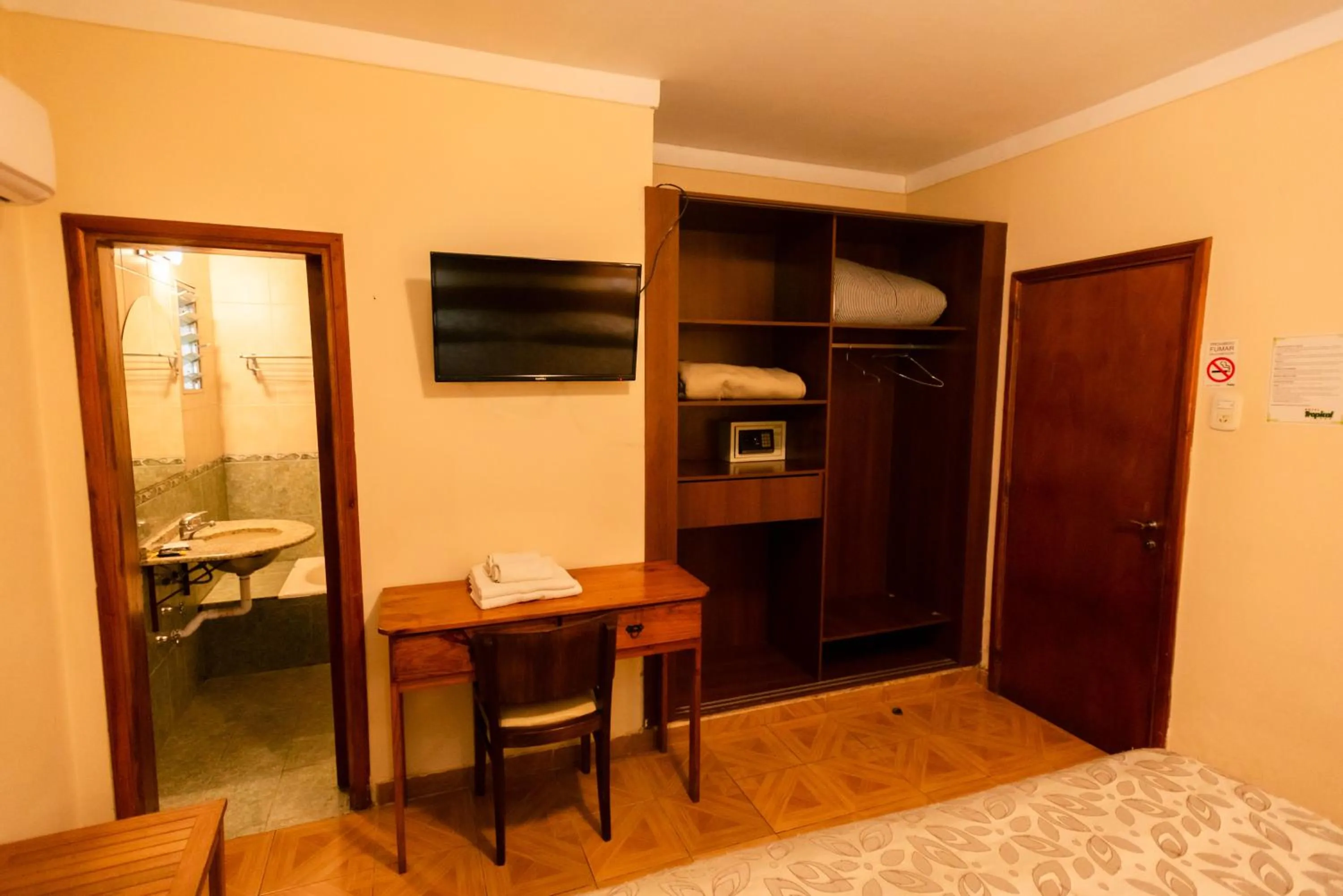 Standard Twin Room in HOTEL TROPICAL IGUAZU