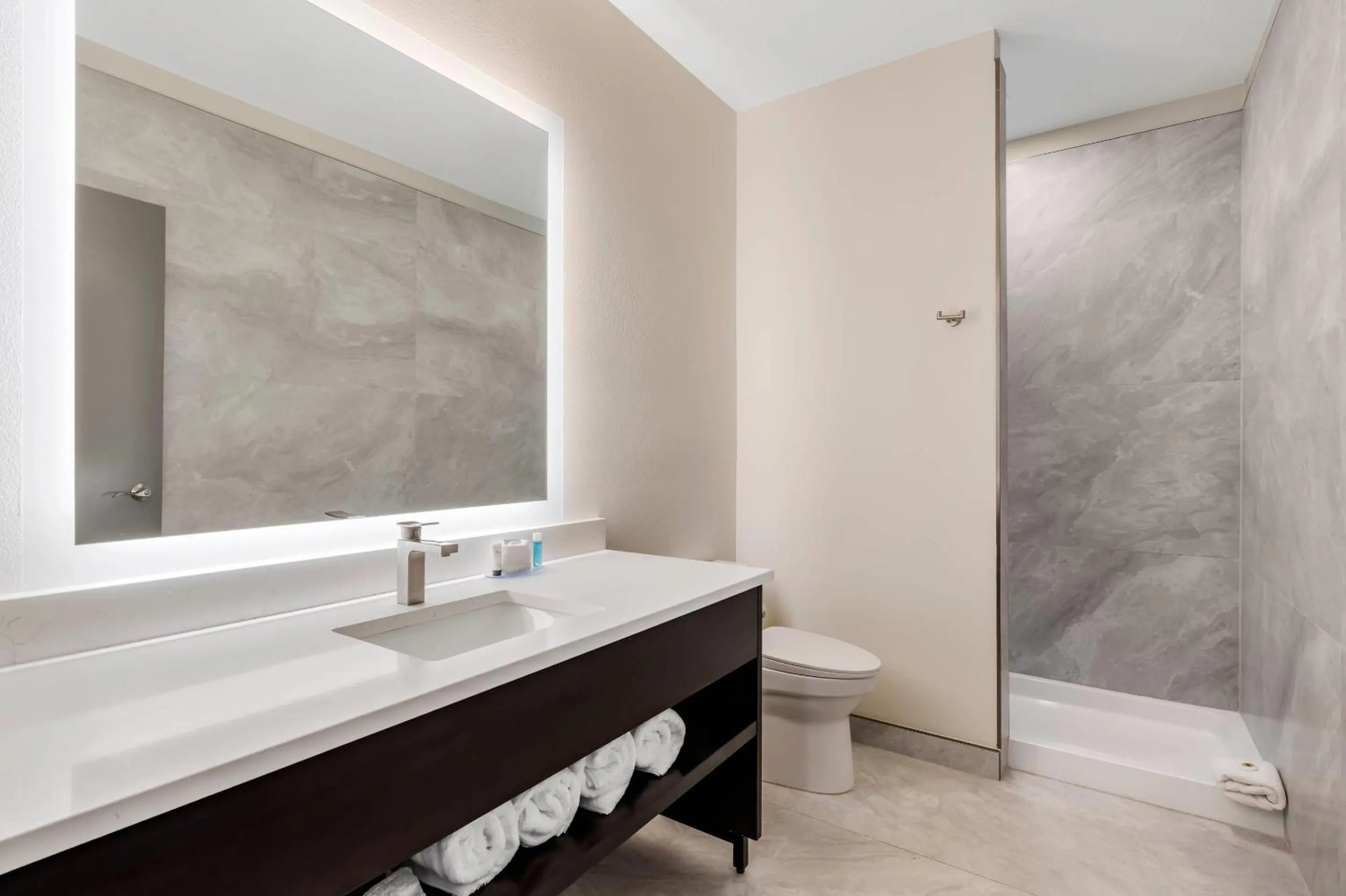 Bedroom in Grant Street Inn, an Ascend Collection Hotel