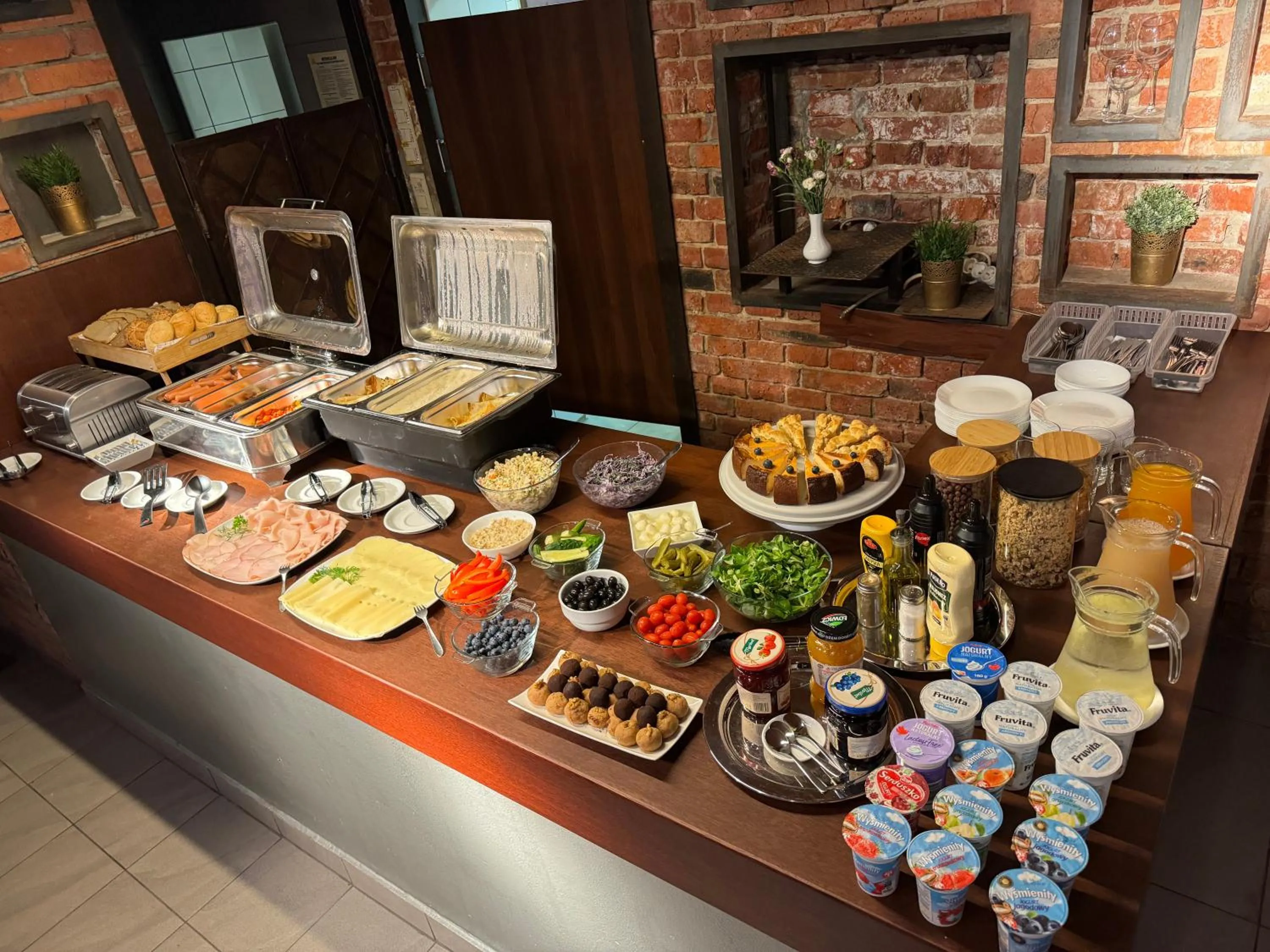 Food and drinks in IRIS Aparthotel