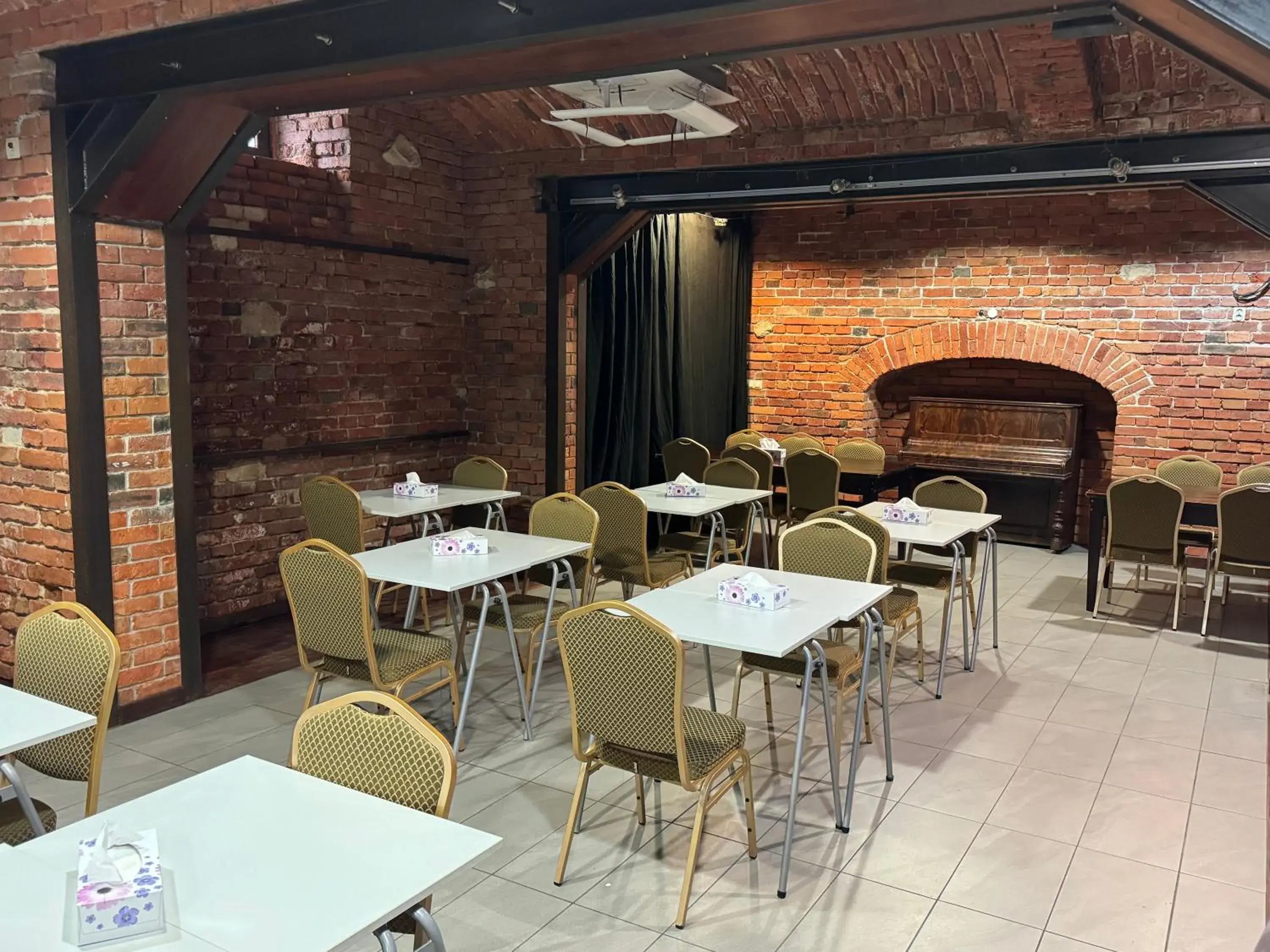 Restaurant/places to eat in IRIS Aparthotel Restaurant/places to eat in IRIS Aparthotel