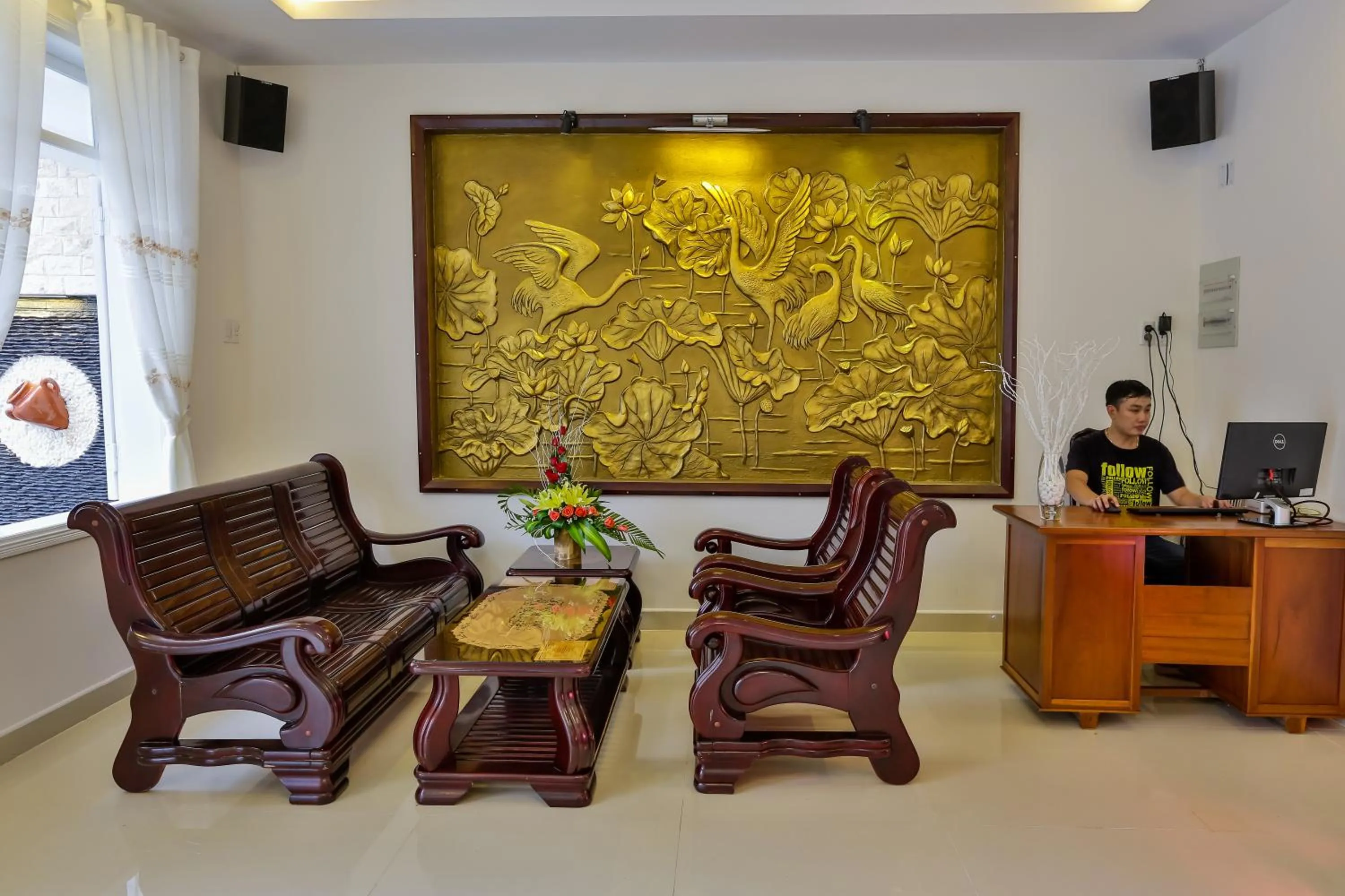 Lobby or reception in Han Huyen Homestay