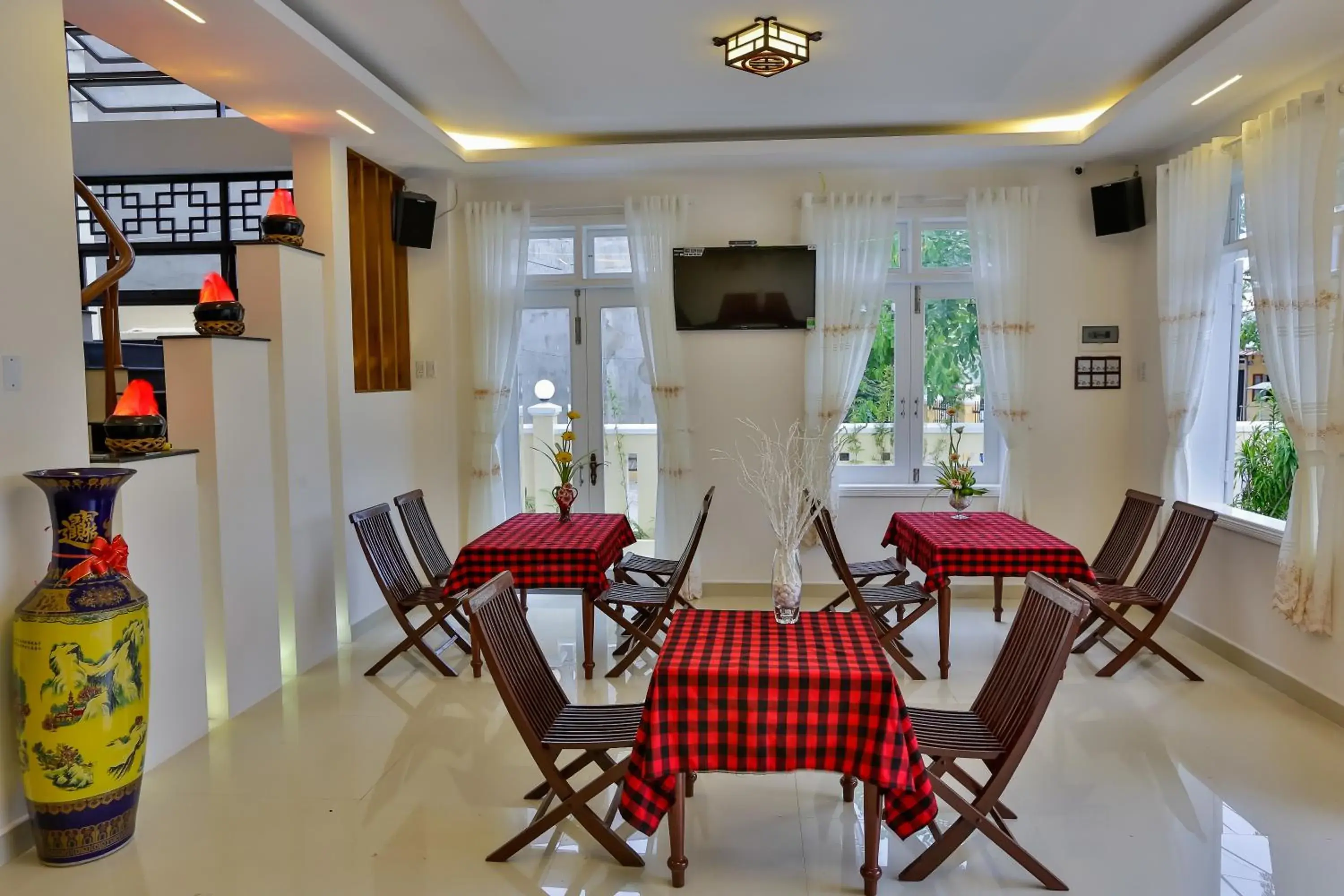 Restaurant/places to eat in Han Huyen Homestay Restaurant/places to eat in Han Huyen Homestay