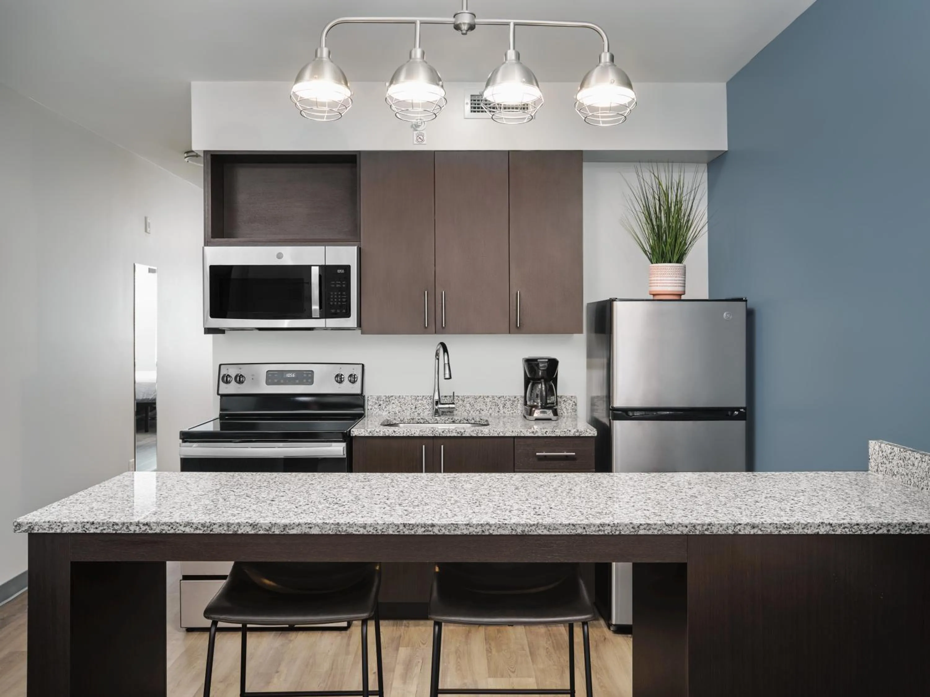 stayAPT Suites Louisville North-Clarksville