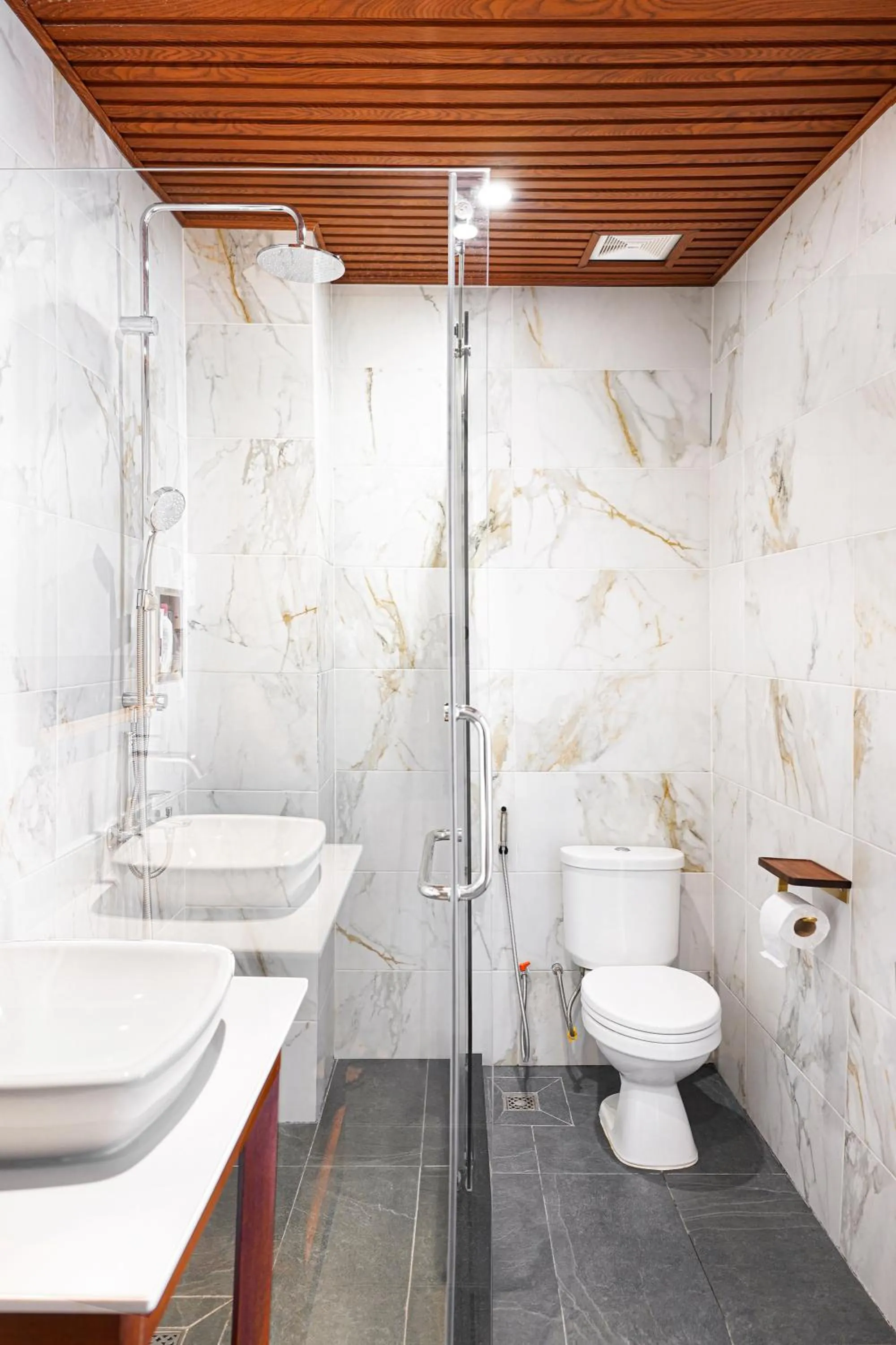 Shower in Phuminh Hotel Riverside