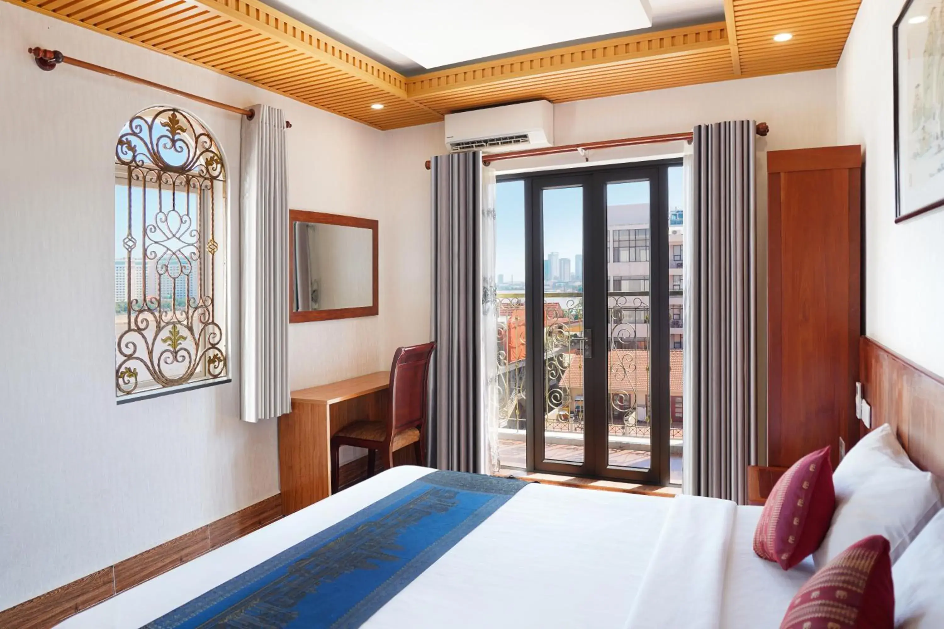 Bed in Phuminh Hotel Riverside Bed in Phuminh Hotel Riverside