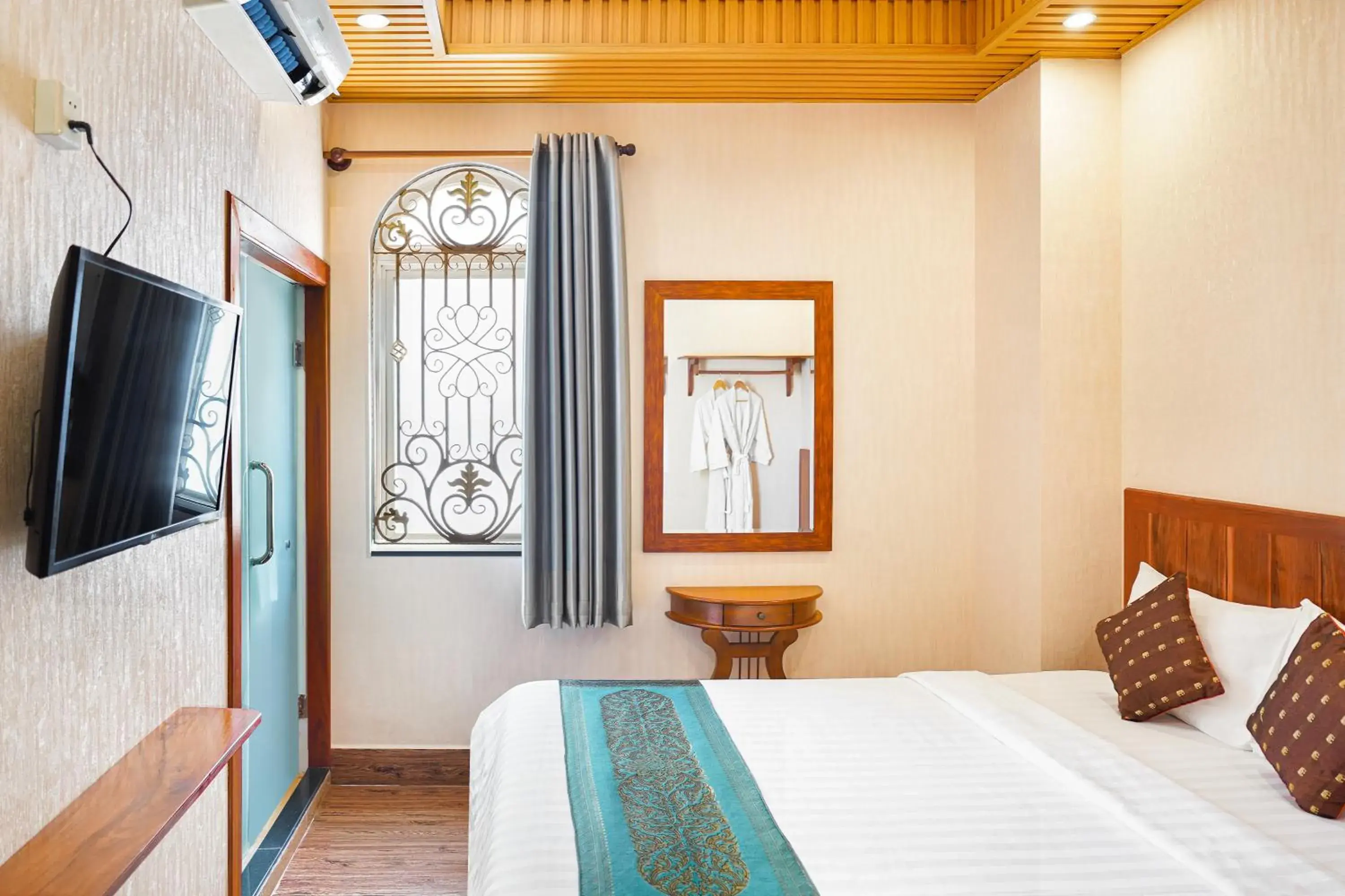 View (from property/room), Bed in Phuminh Hotel Riverside View (from property/room), Bed in Phuminh Hotel Riverside