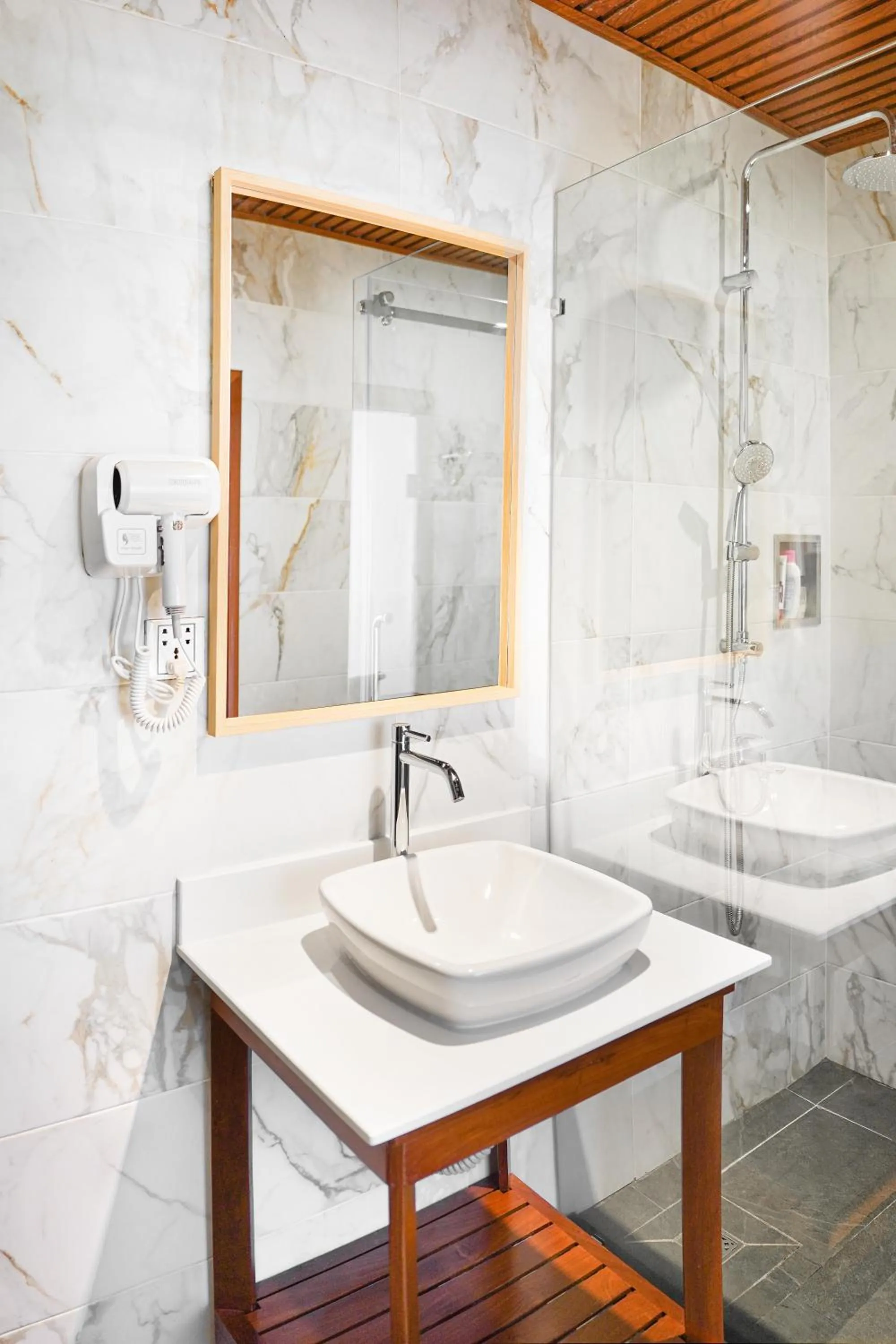 Toilet in Phuminh Hotel Riverside