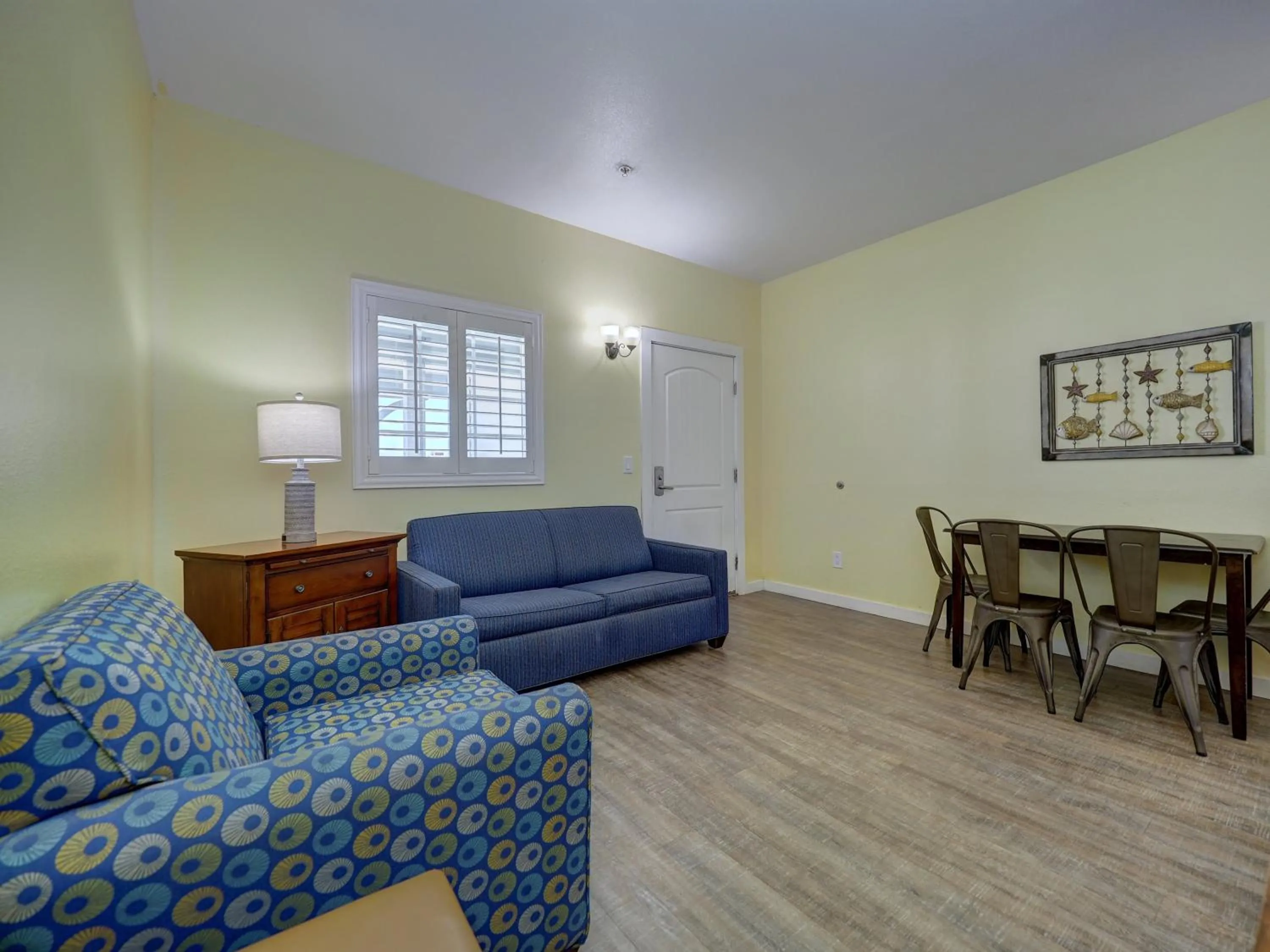 Living room in Seashell Village Resort near the beach with kitchens