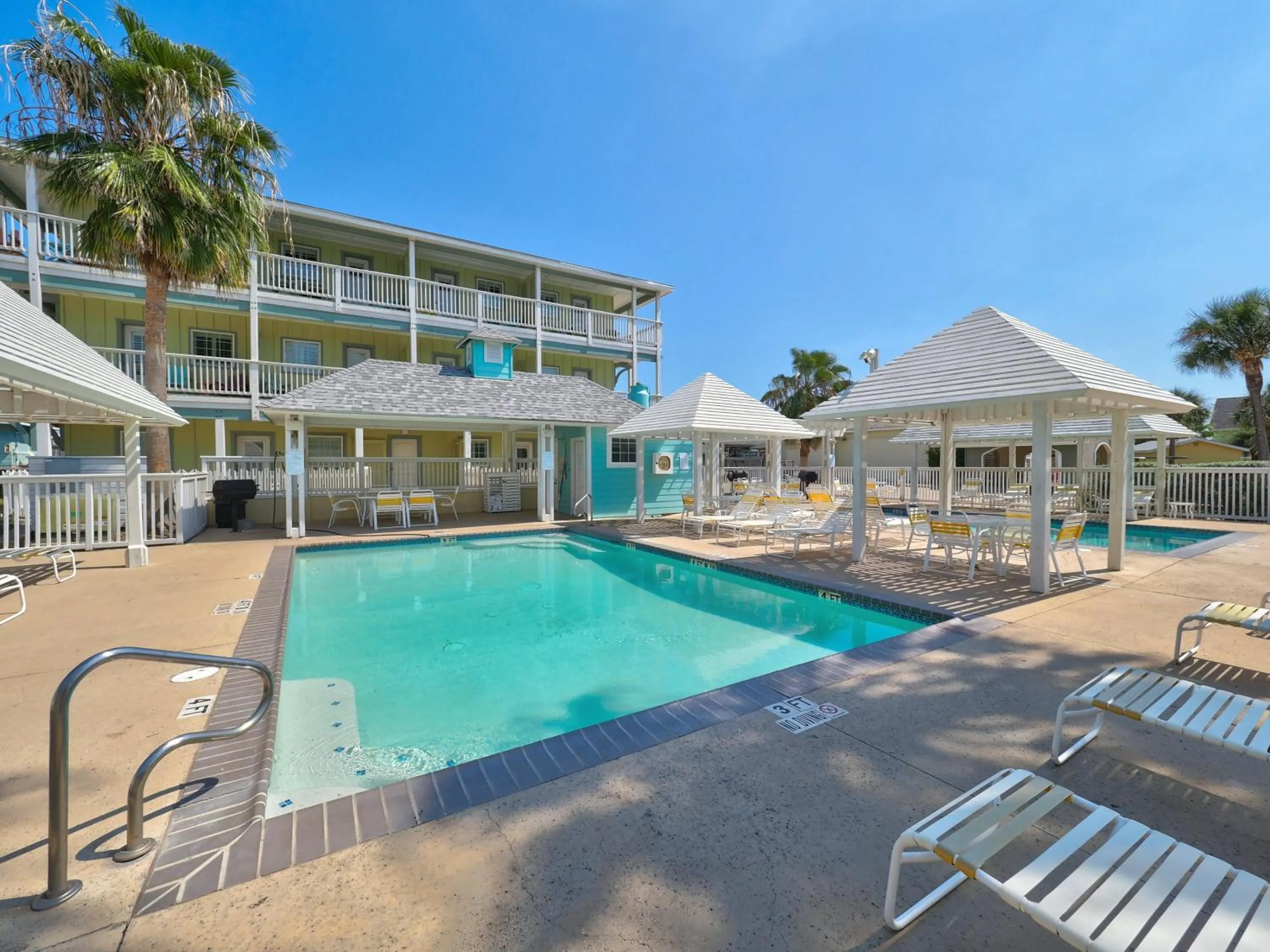 Pool view in Seashell Village Resort near the beach with kitchens