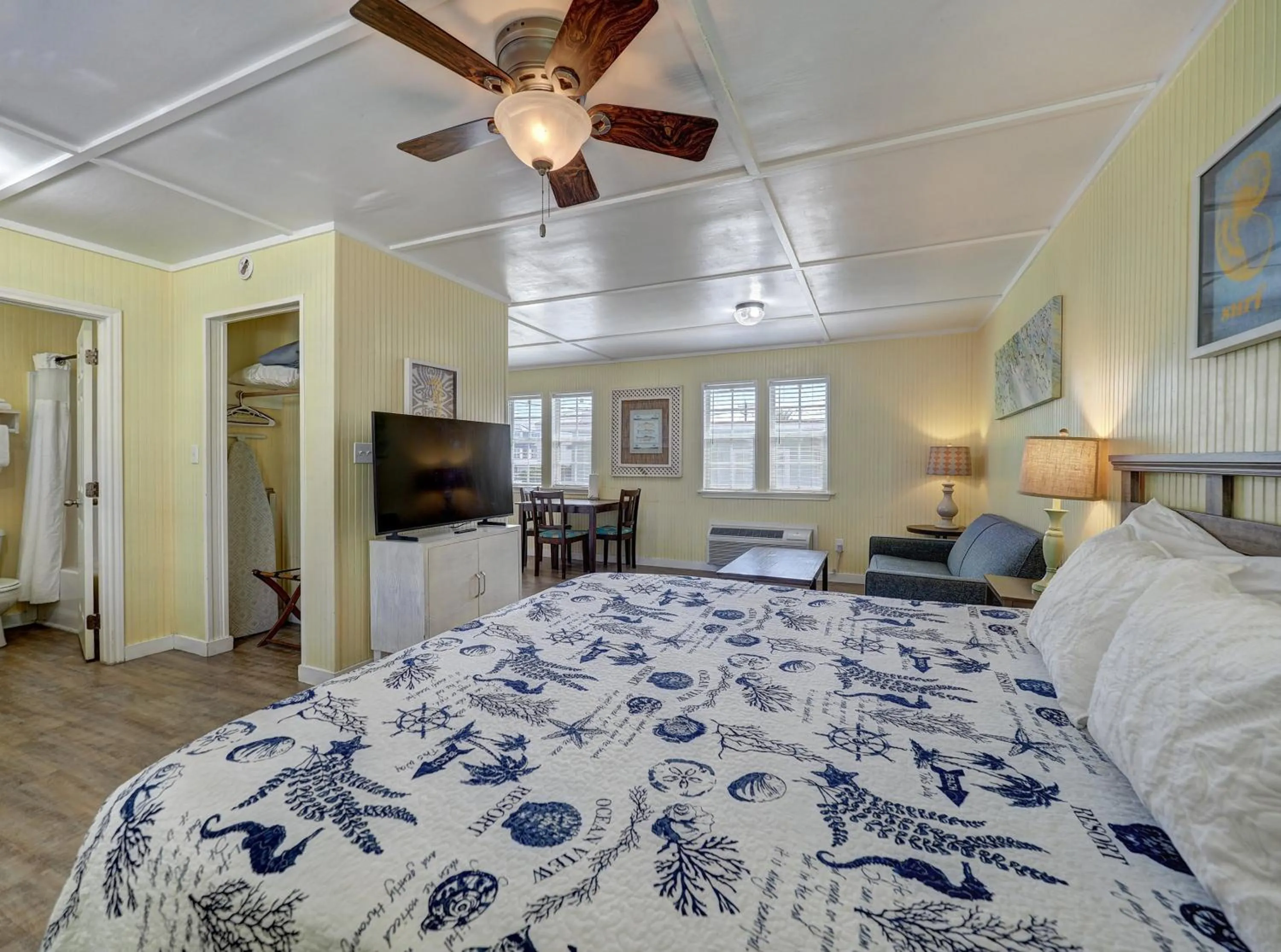 Bed in Seashell Village Resort near the beach with kitchens