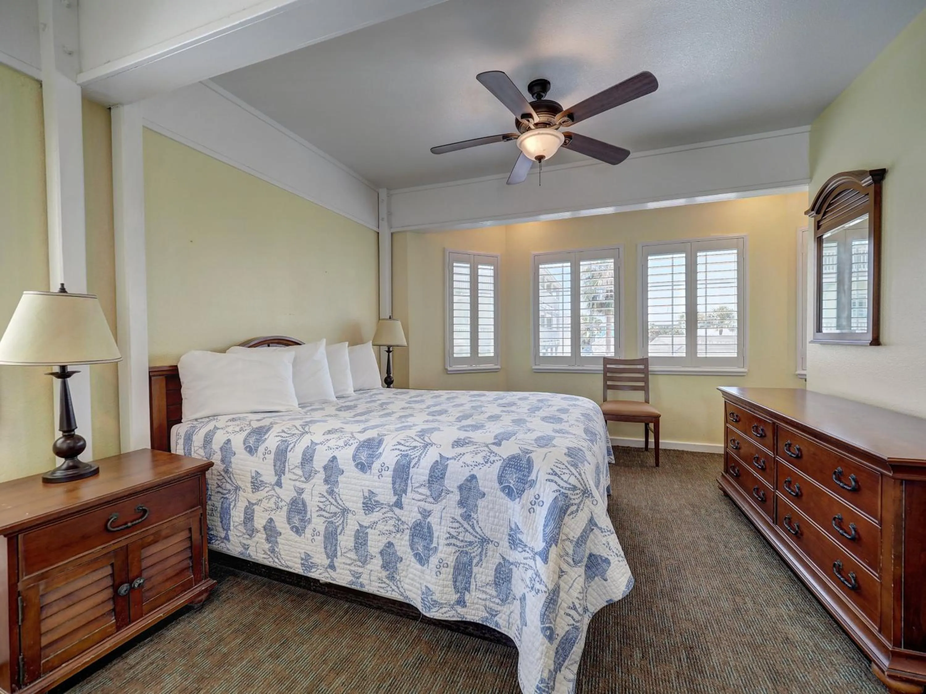 Bed in Seashell Village Resort near the beach with kitchens