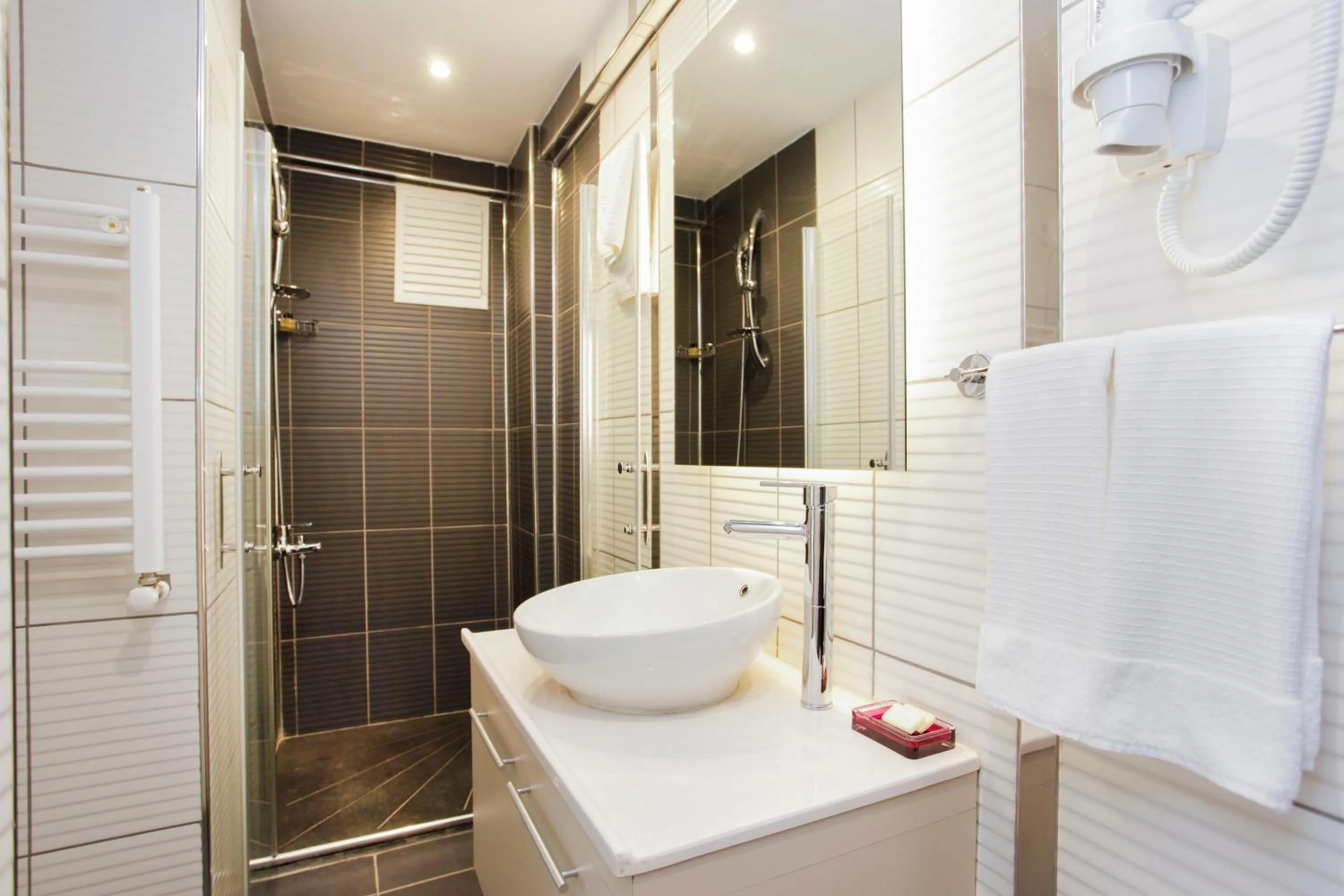 Shower in Miller Hotel