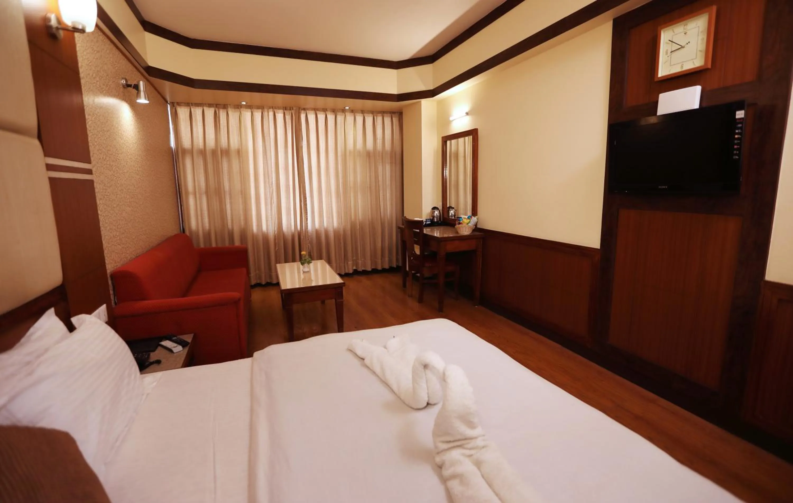 Photo of the whole room, Bed in Hotel Vishnu Palace