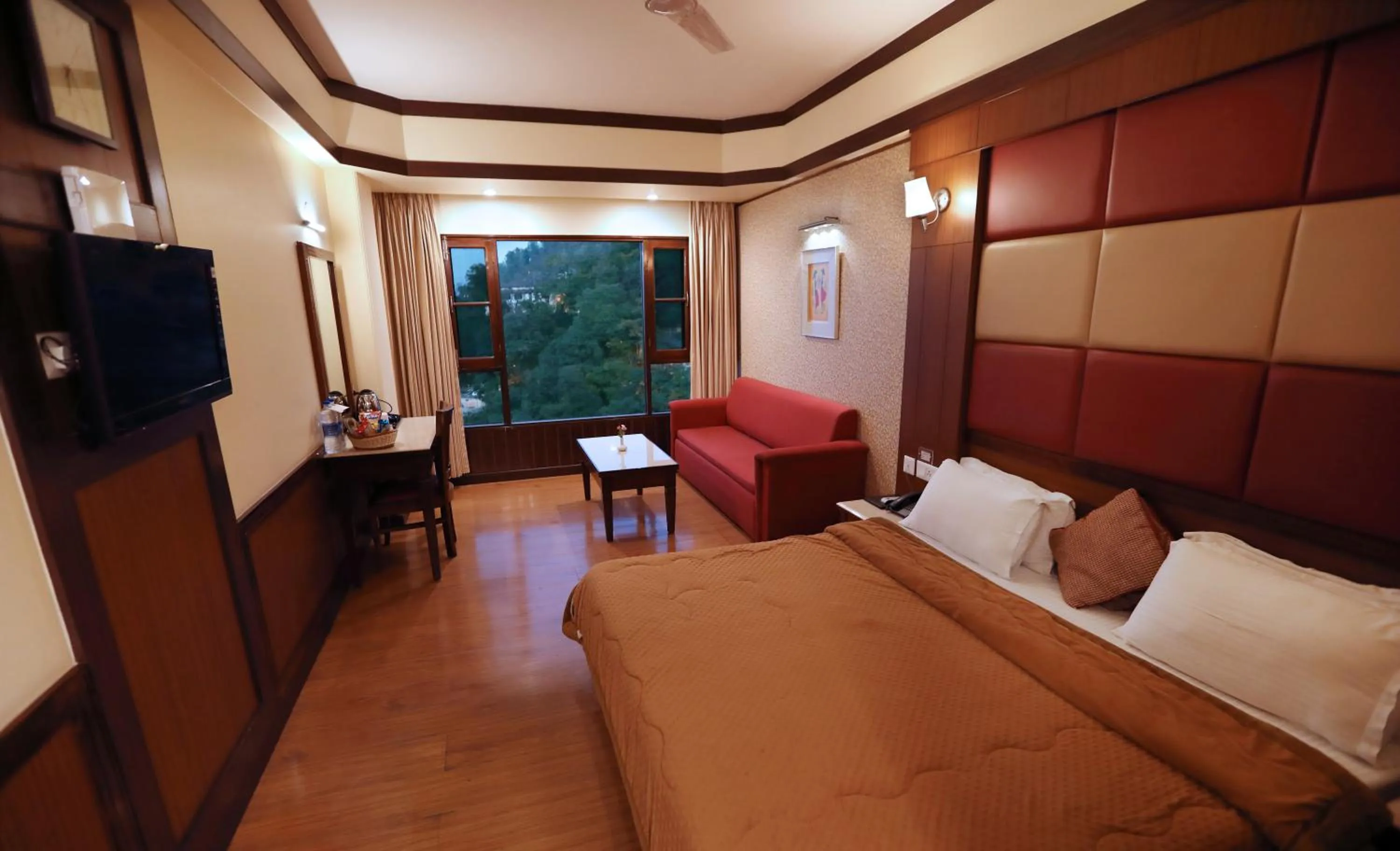 Bedroom, Bed in Hotel Vishnu Palace