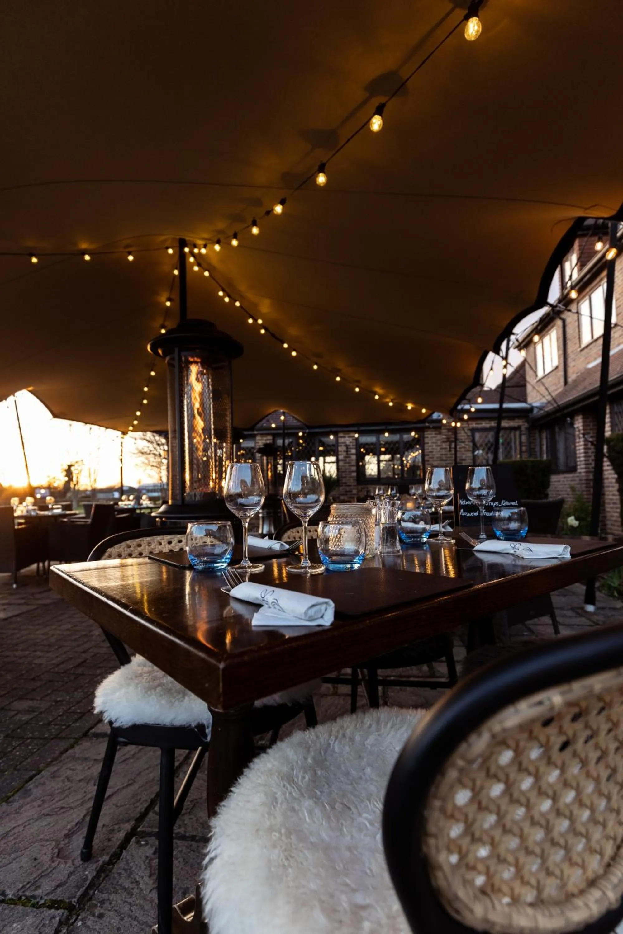 Restaurant/places to eat in Stirrups Hotel