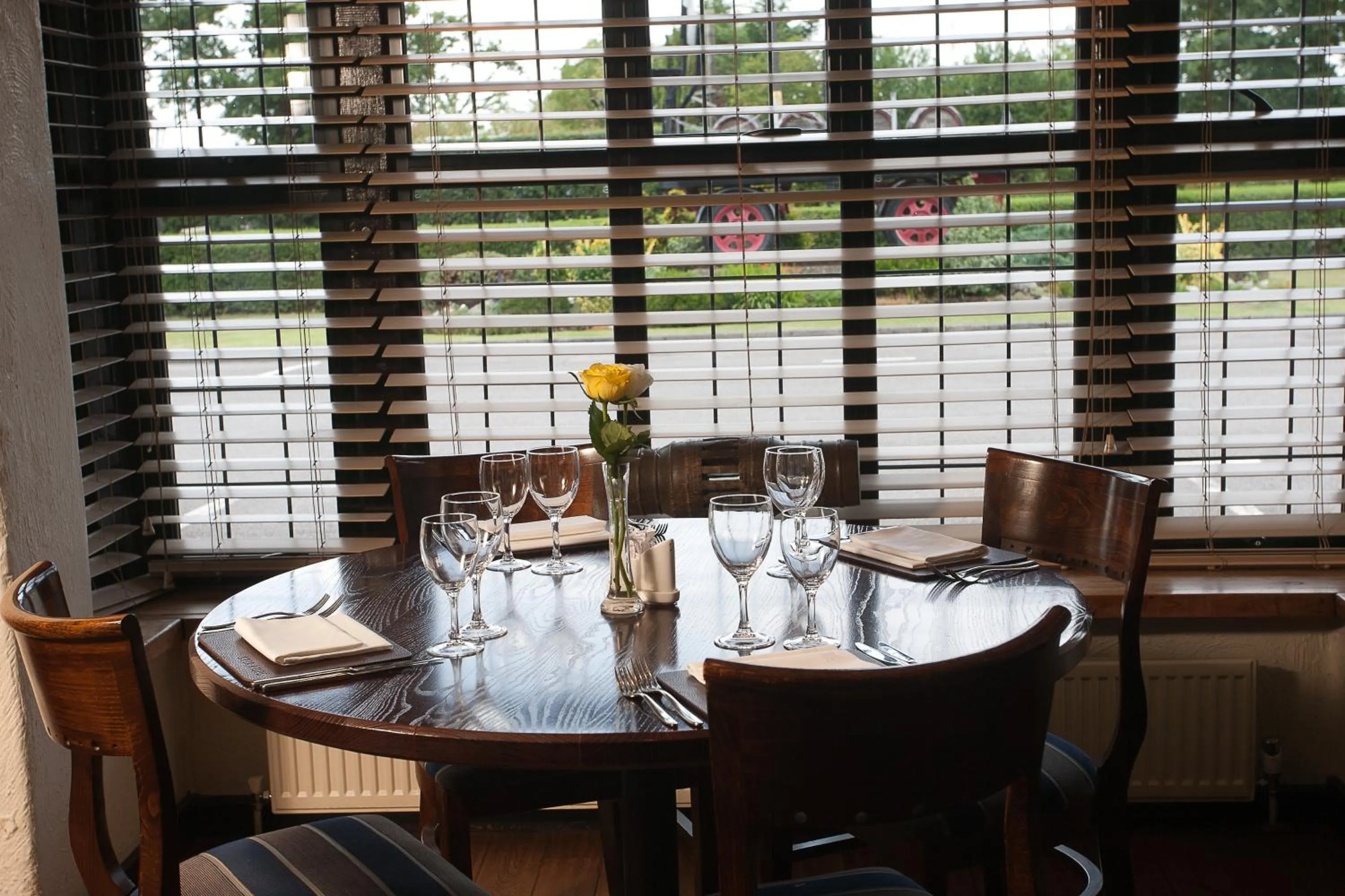 Restaurant/places to eat in Stirrups Hotel