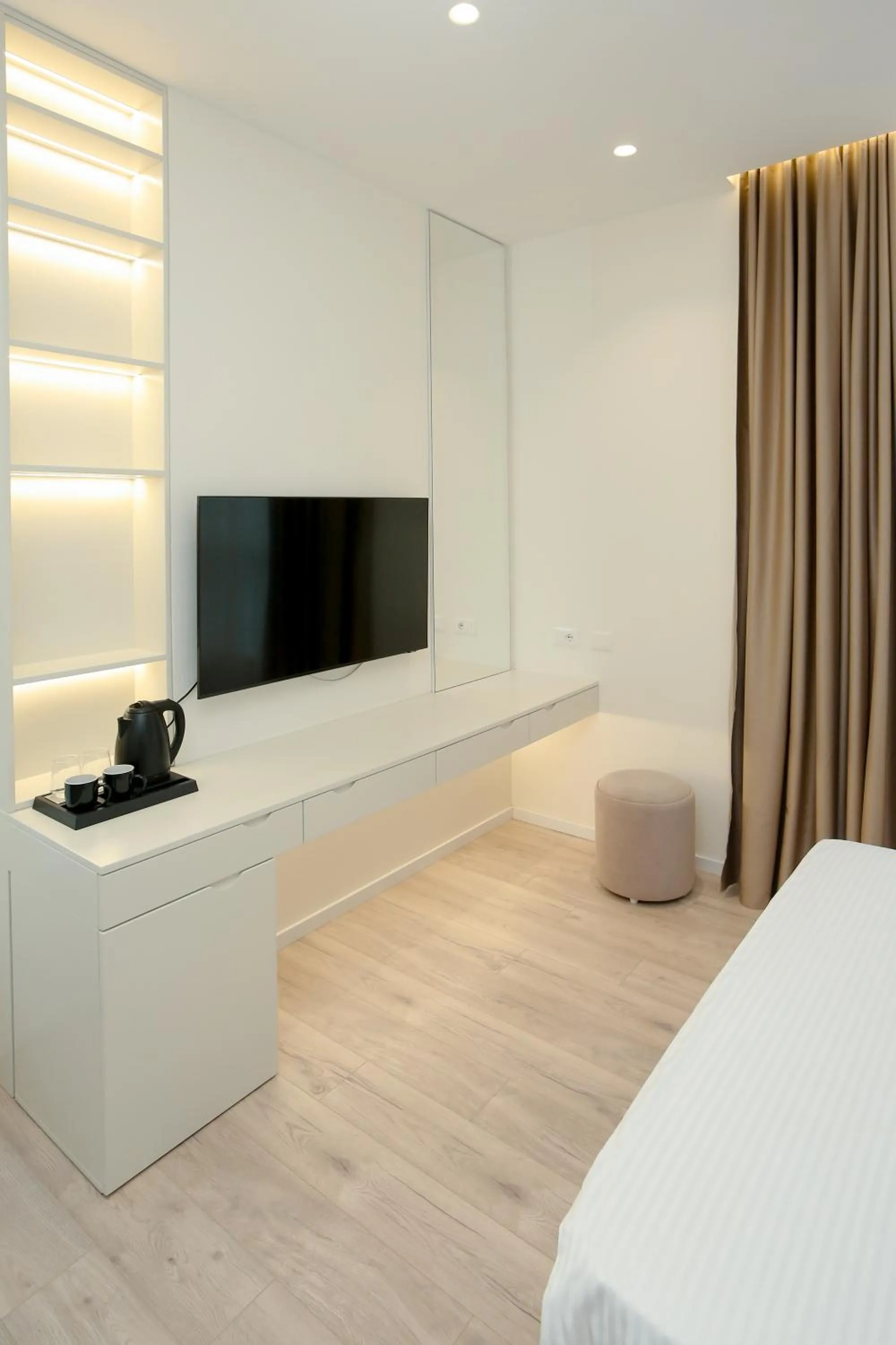 TV and multimedia, Bed in NÓS Luxury Rooms Shkoder