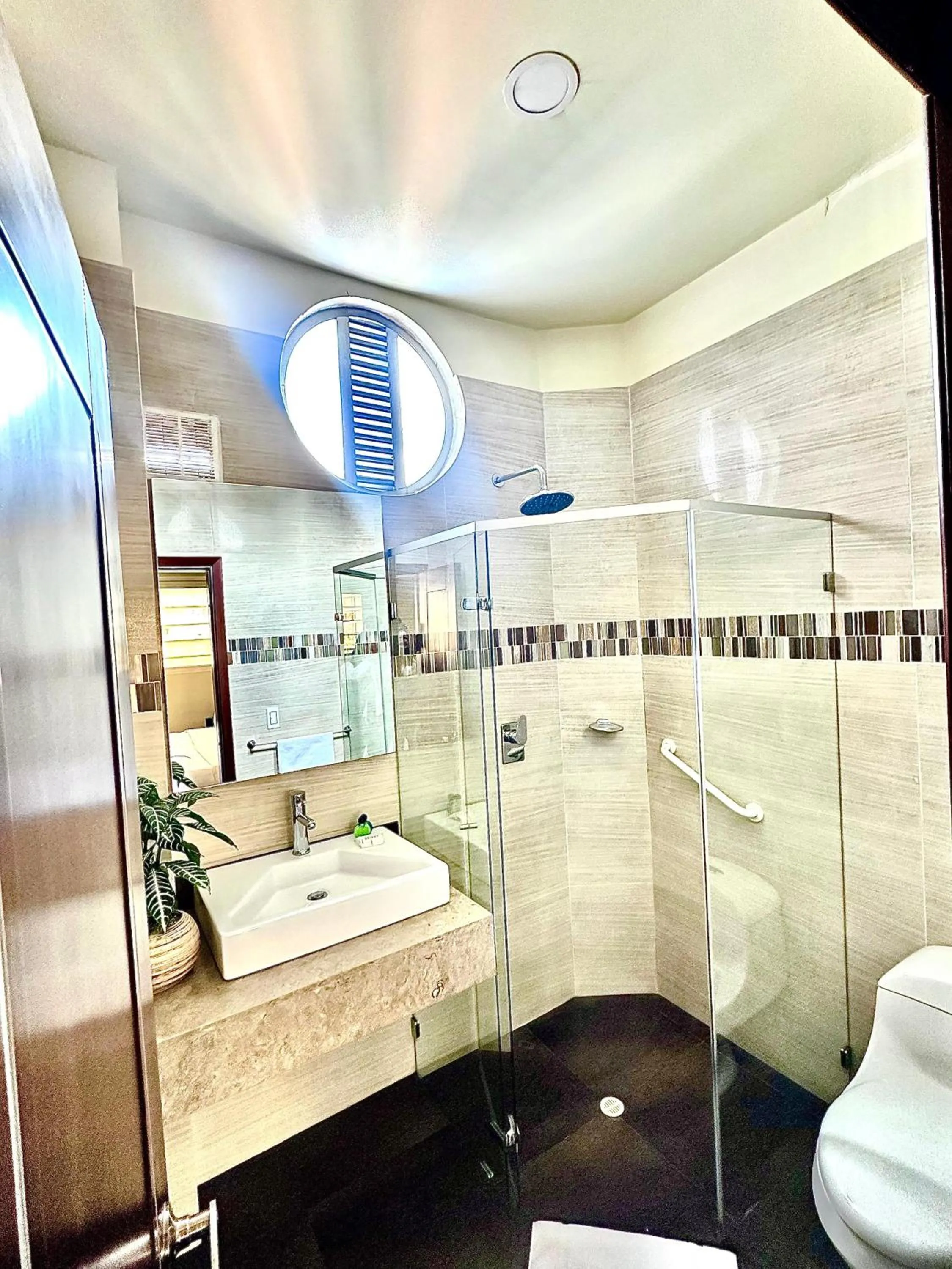 Bathroom in HOTEL SHERIDAN BOGOTA