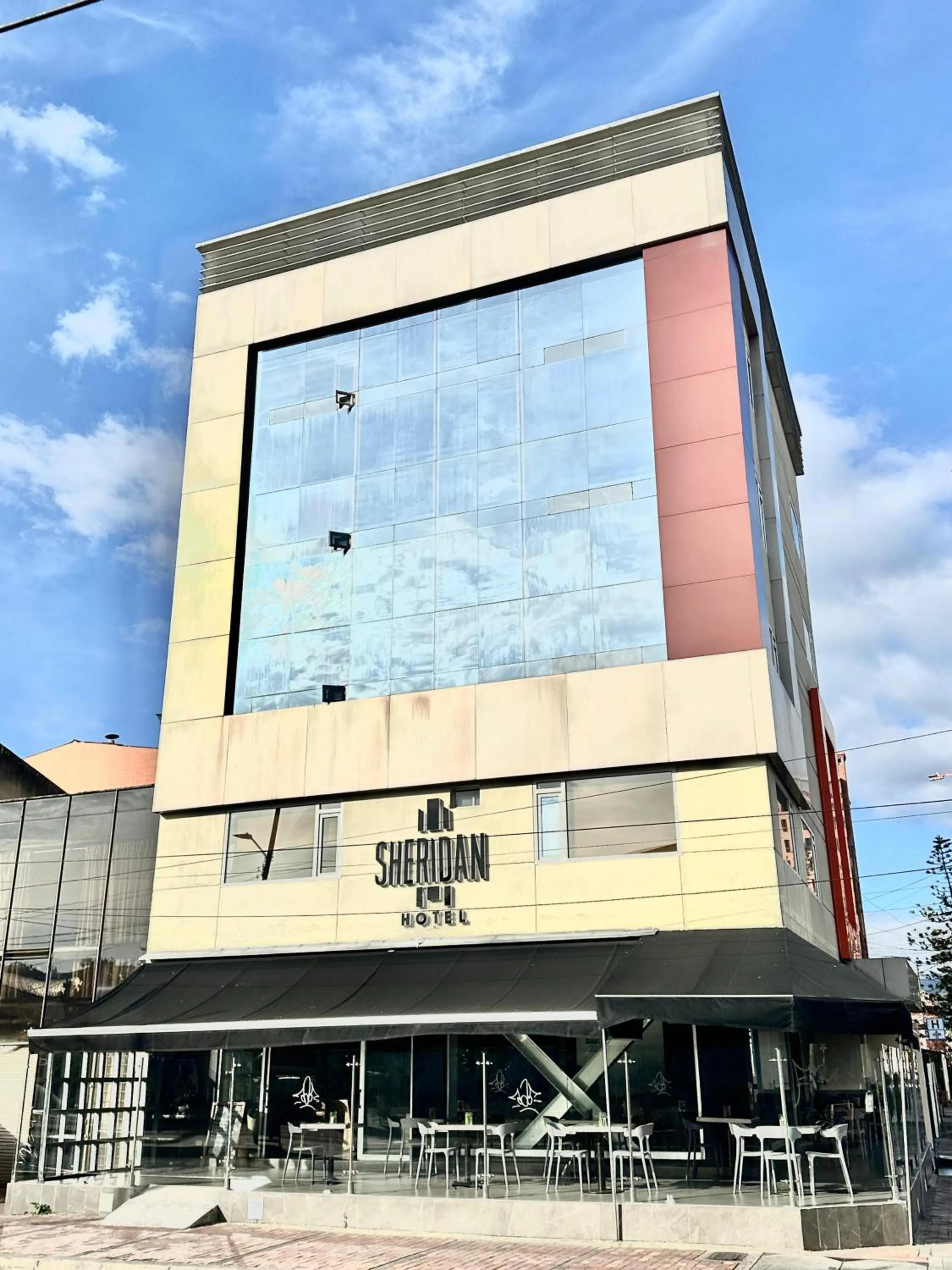 Property building in HOTEL SHERIDAN BOGOTA