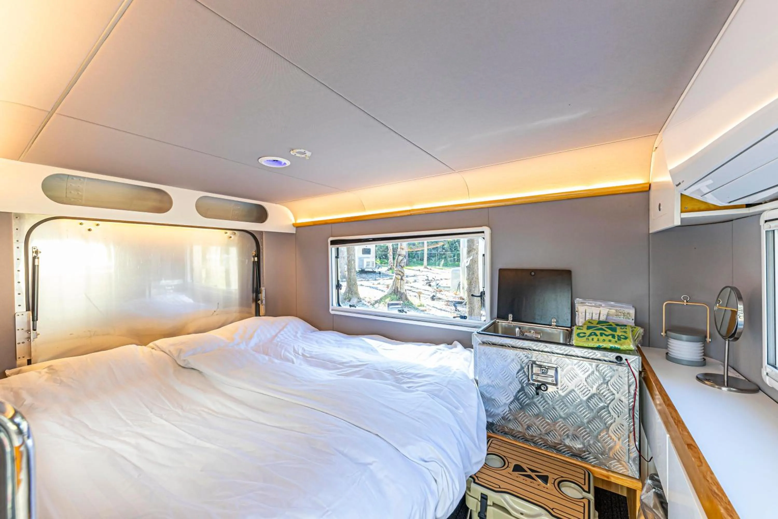 Bed in glampark FREE AND EASY CAMP RESORT　三重県