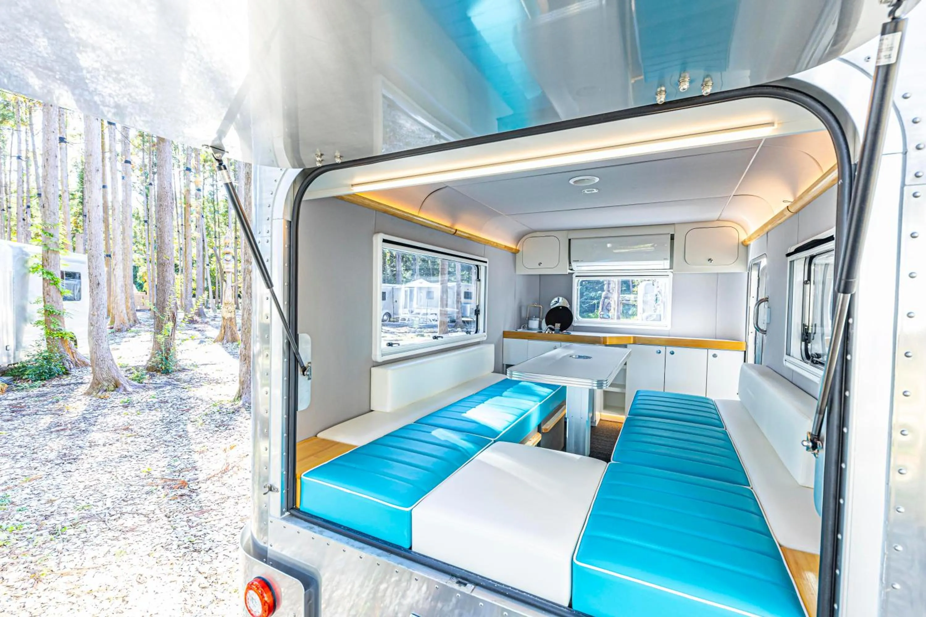 Bed in glampark FREE AND EASY CAMP RESORT　三重県