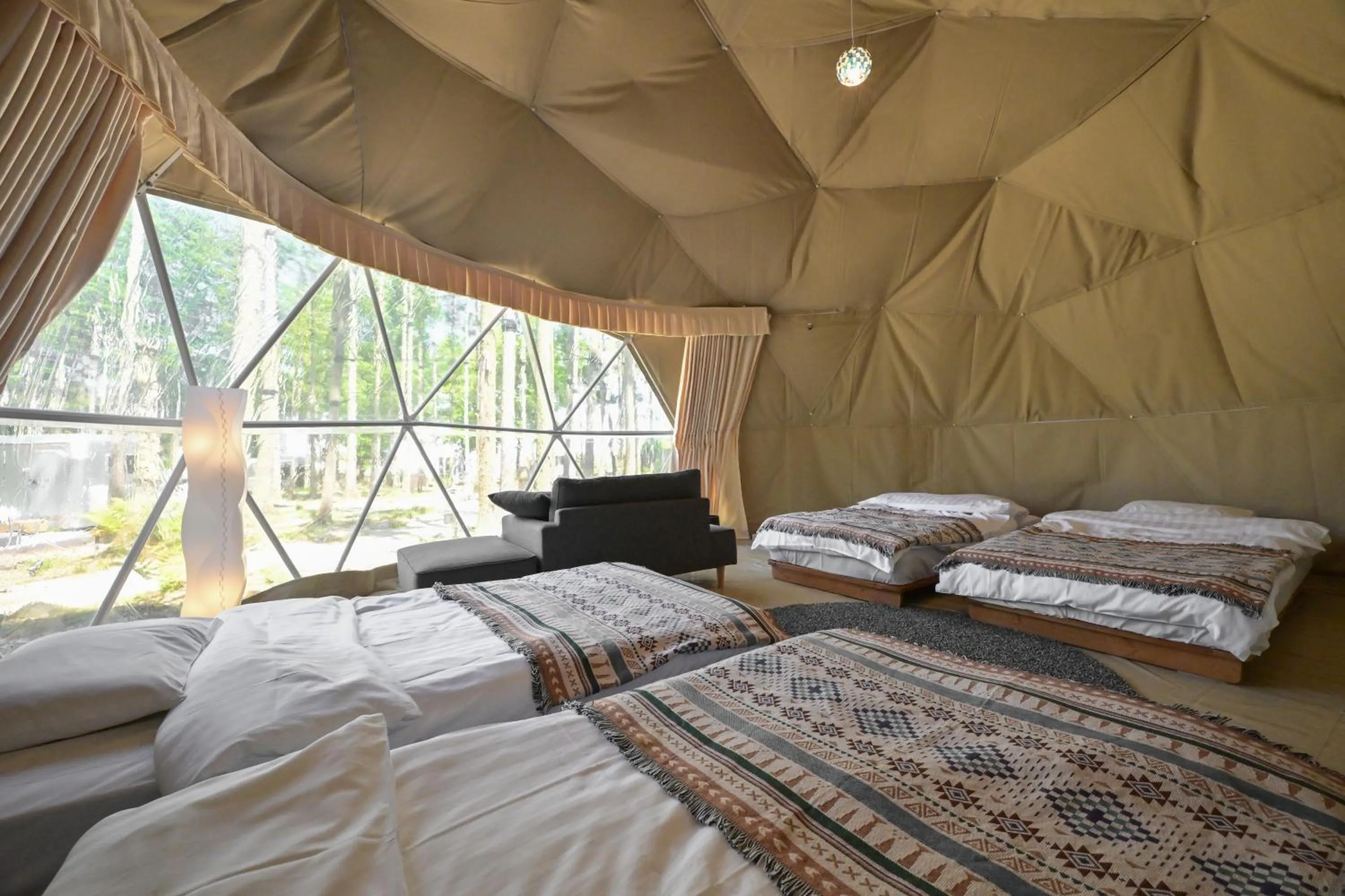 Bed in glampark FREE AND EASY CAMP RESORT　三重県