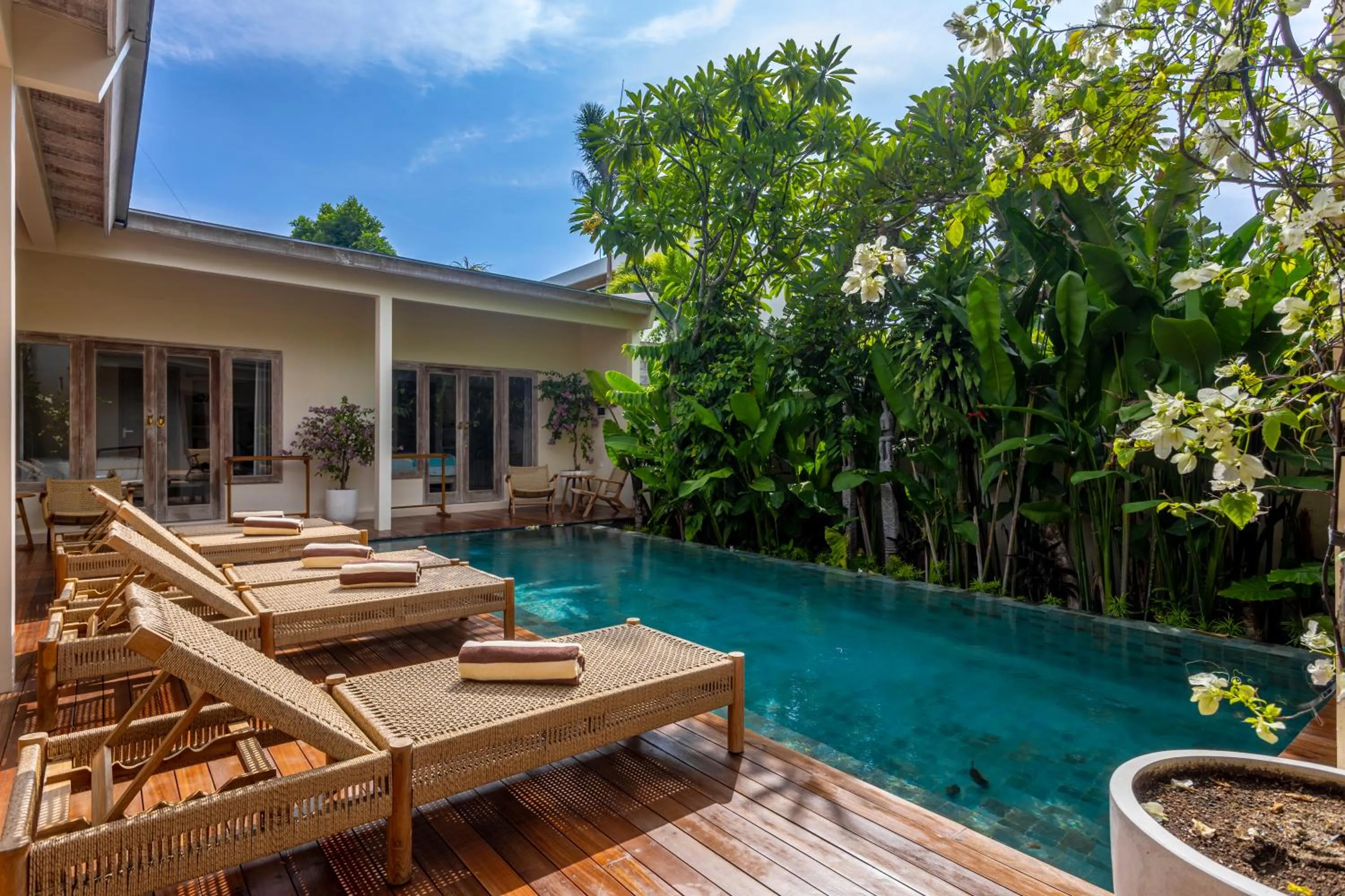 RIYURI GUESTHOUSE