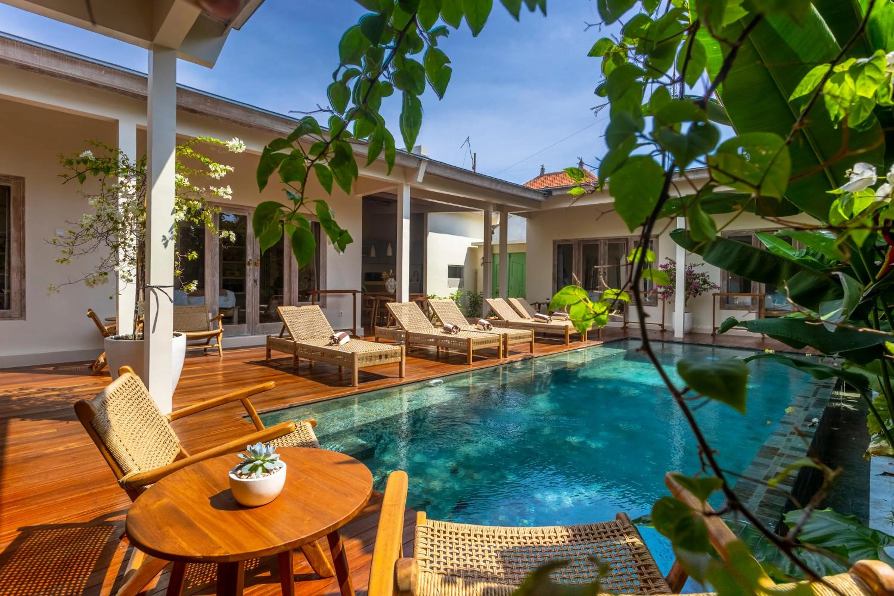 RIYURI GUESTHOUSE