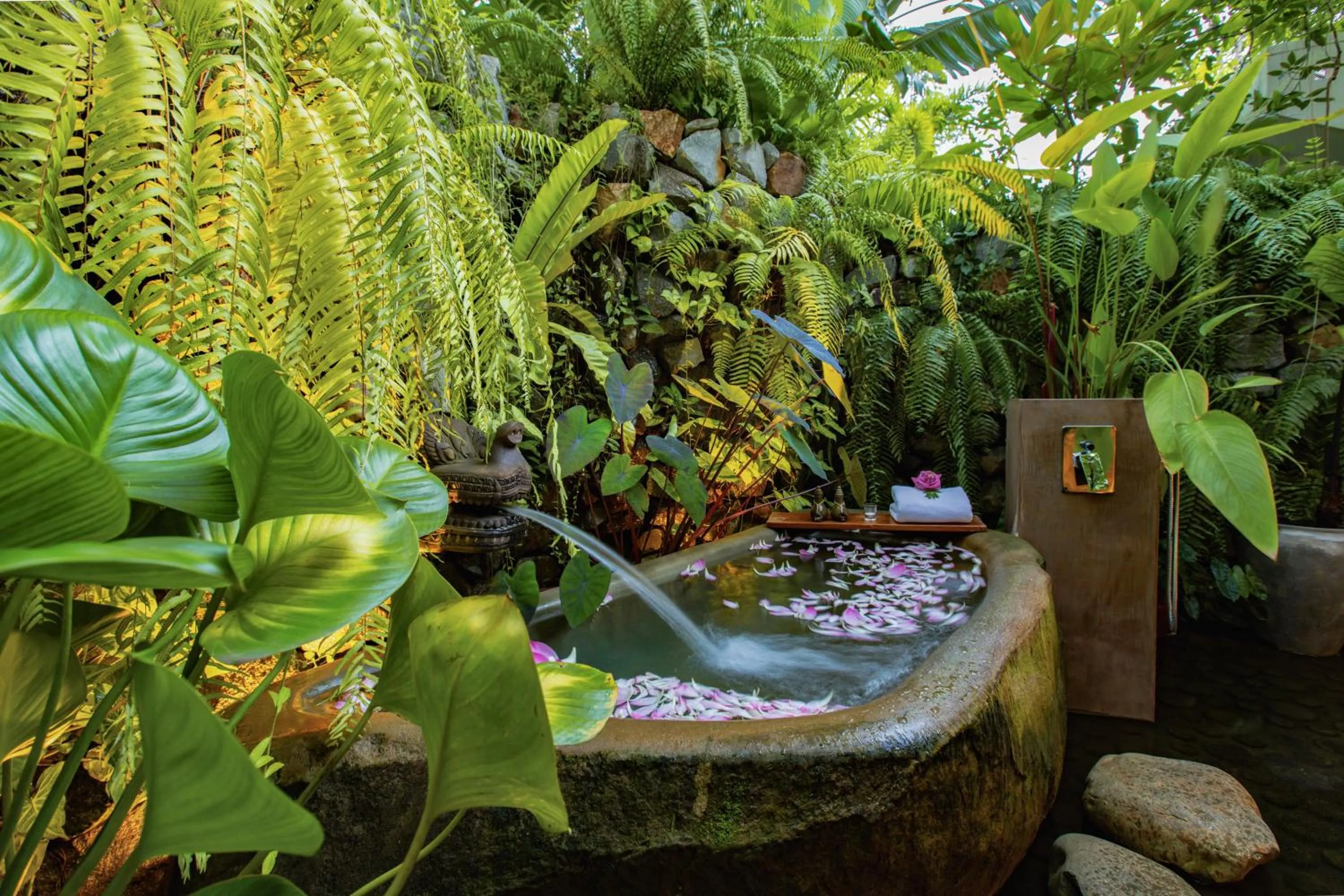 Bathroom in Lynnaya Urban River Resort