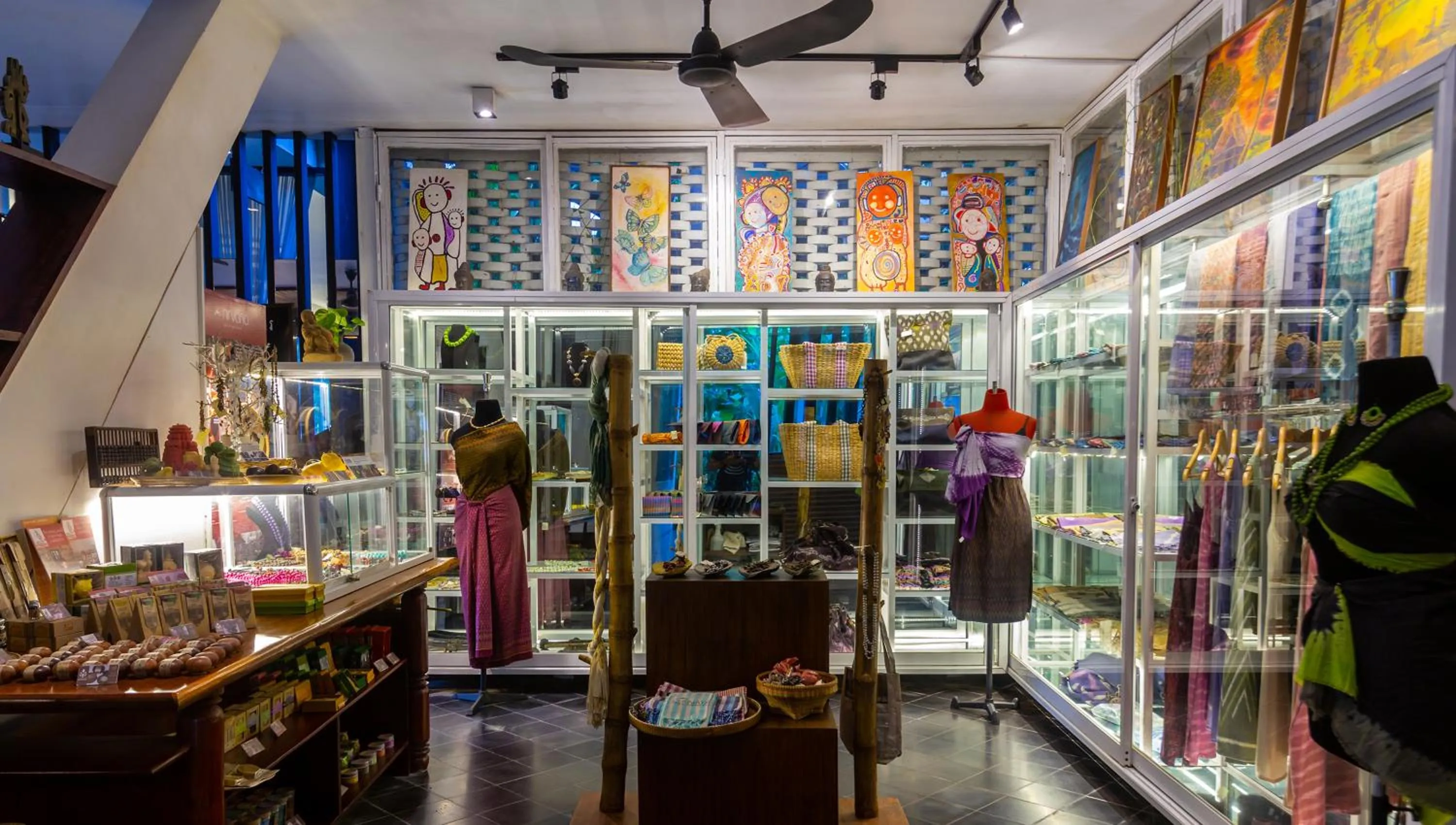 Shopping Area in Lynnaya Urban River Resort