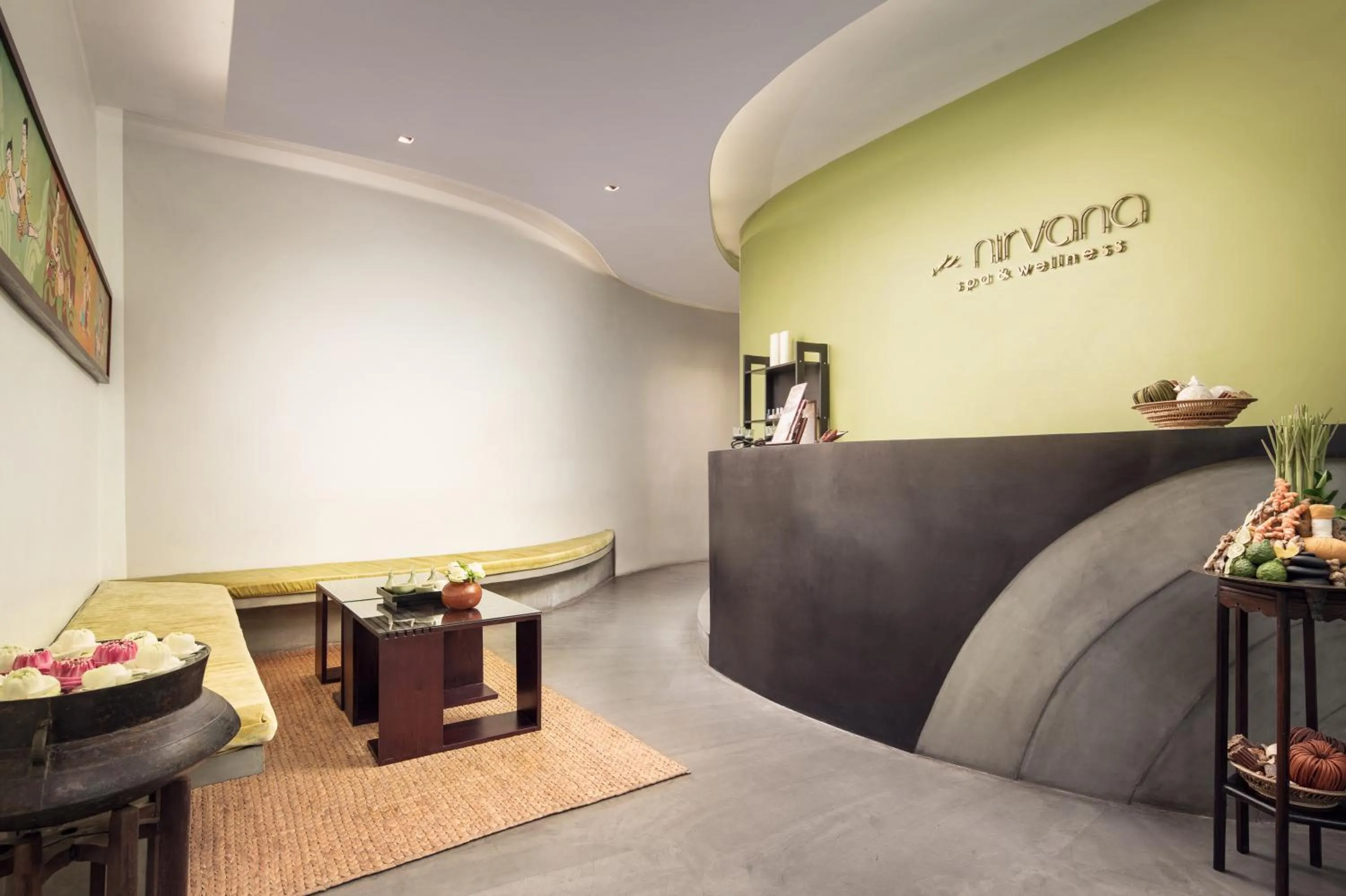 Massage in Lynnaya Urban River Resort