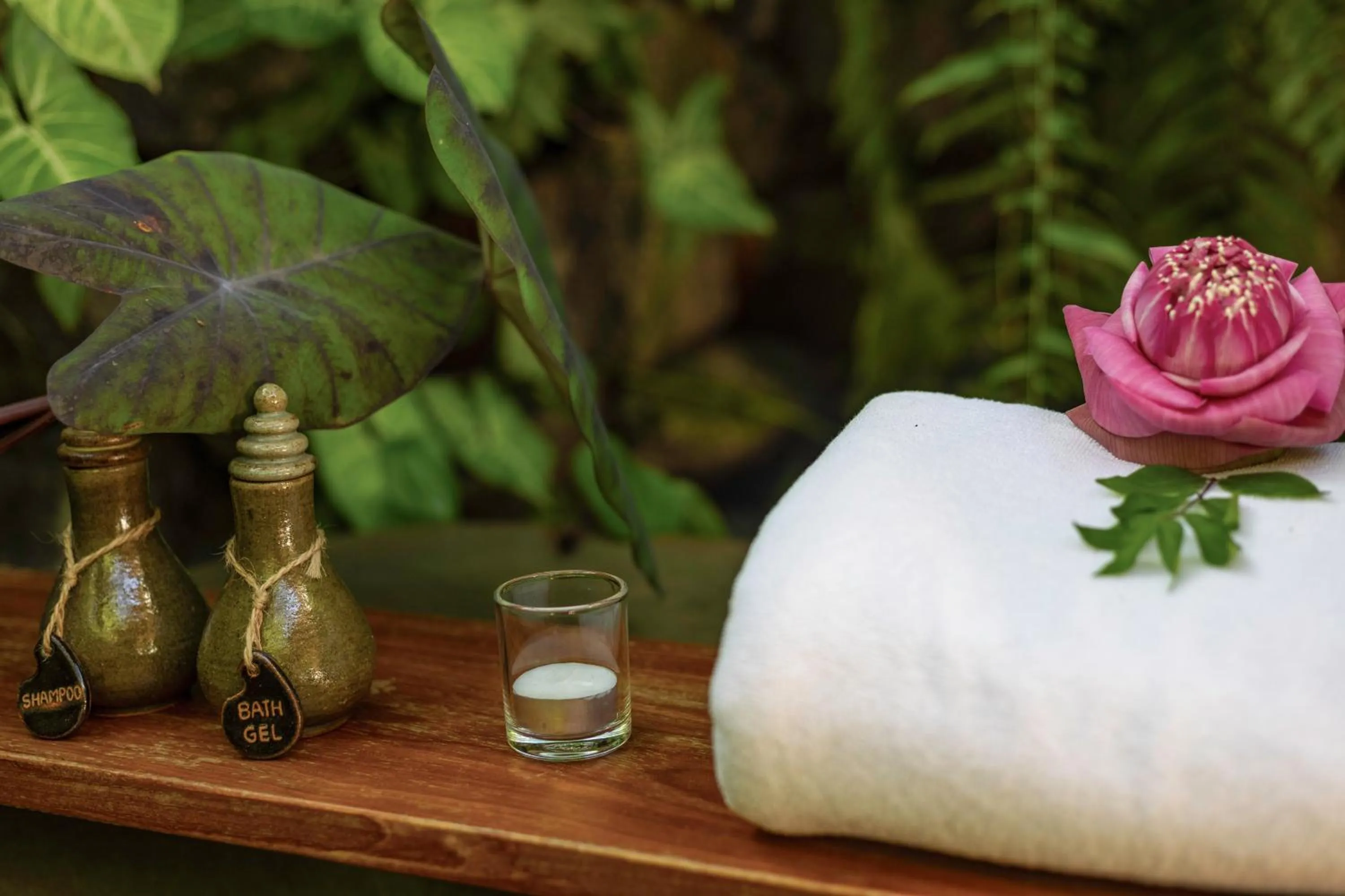 Bath in Lynnaya Urban River Resort