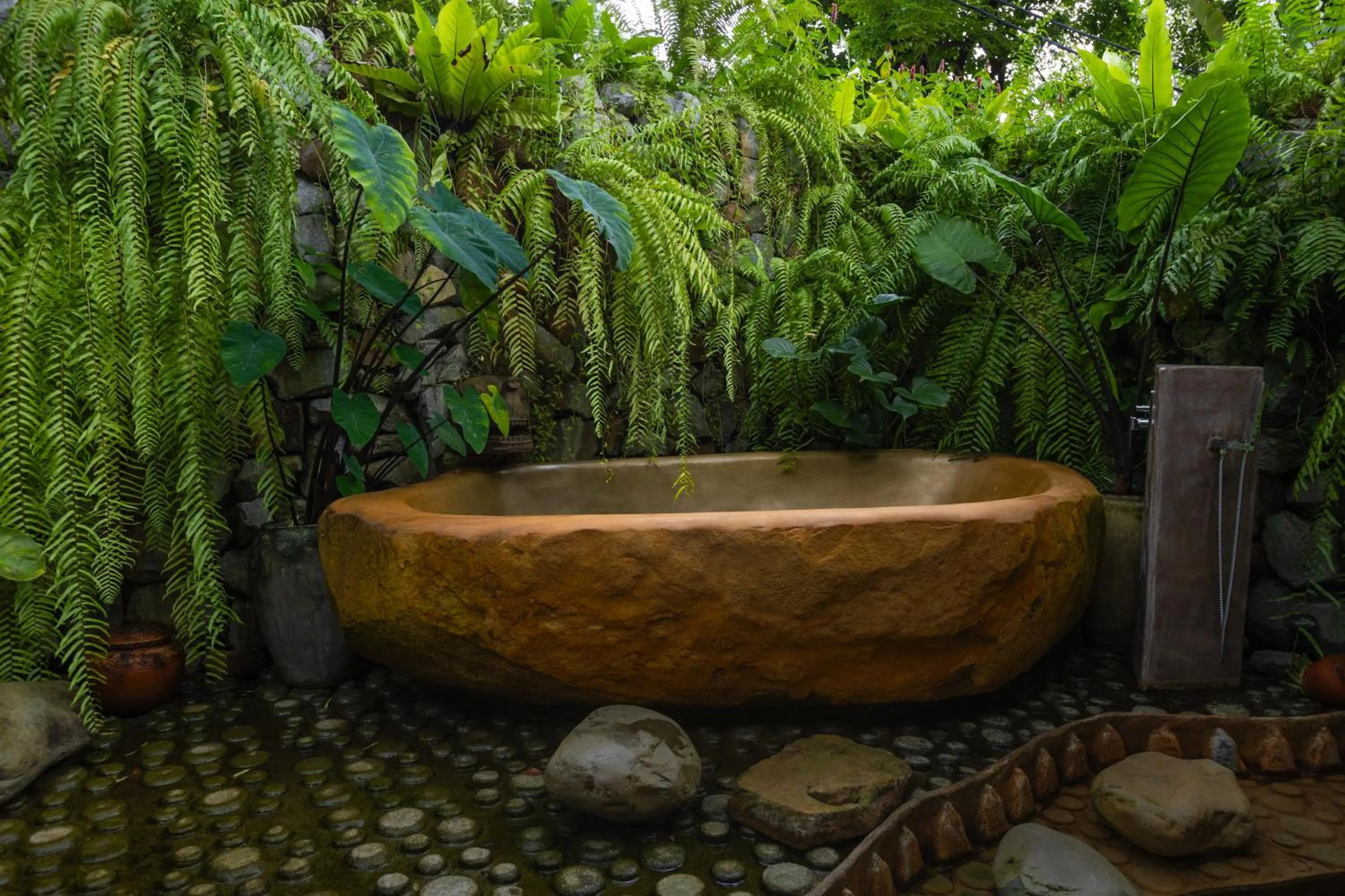 Open Air Bath in Lynnaya Urban River Resort