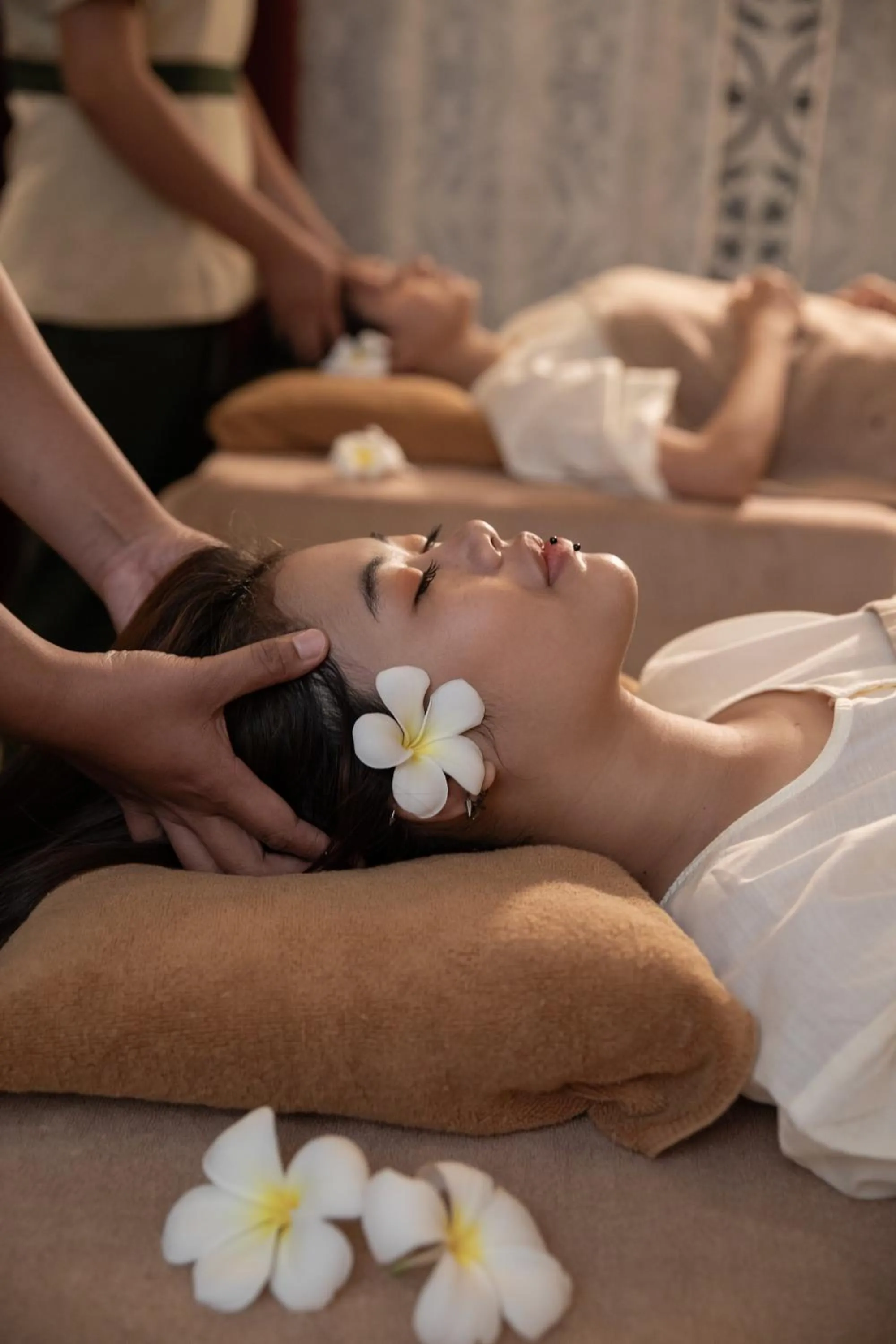 Massage in Lynnaya Urban River Resort