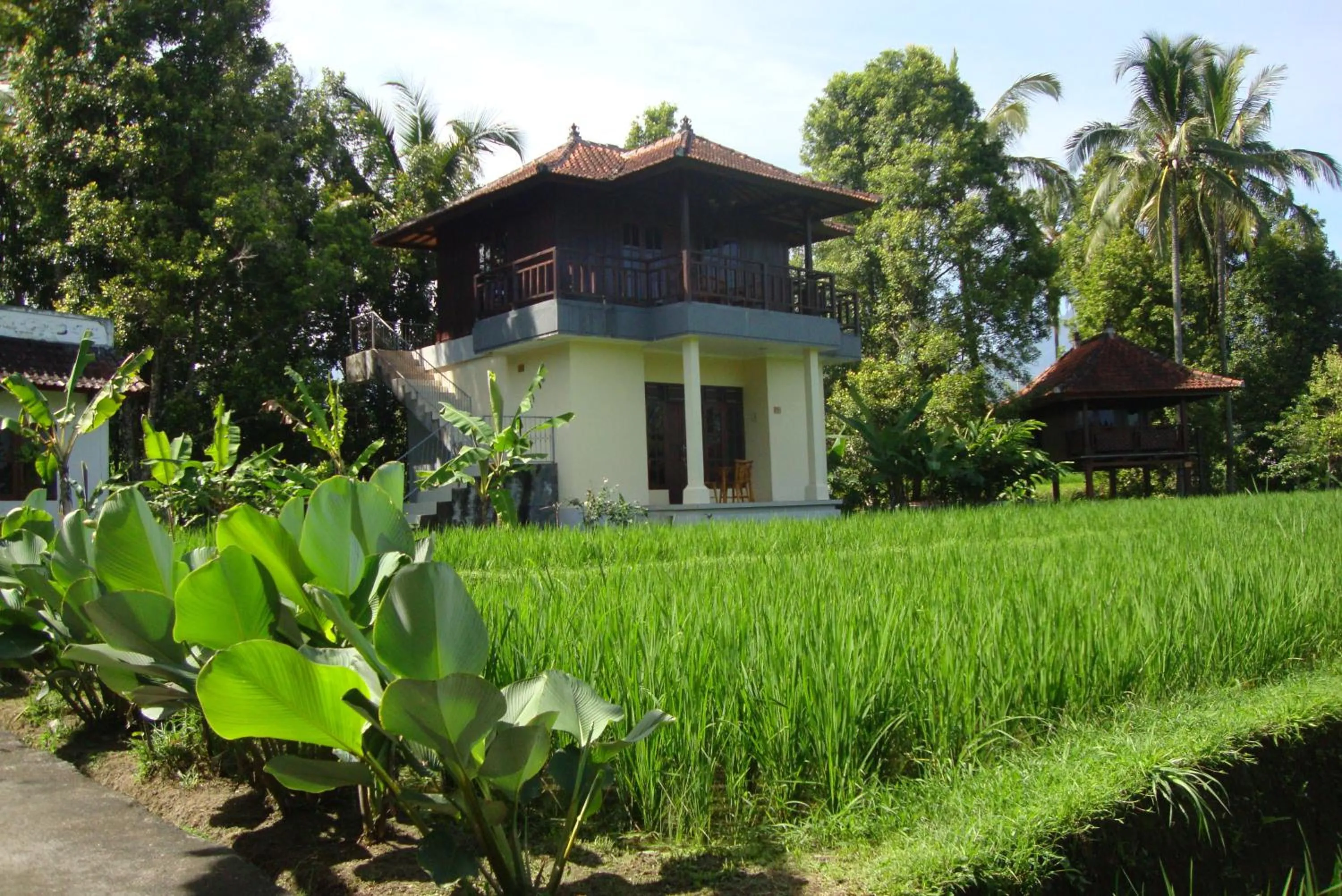 Property building in Atres Villa