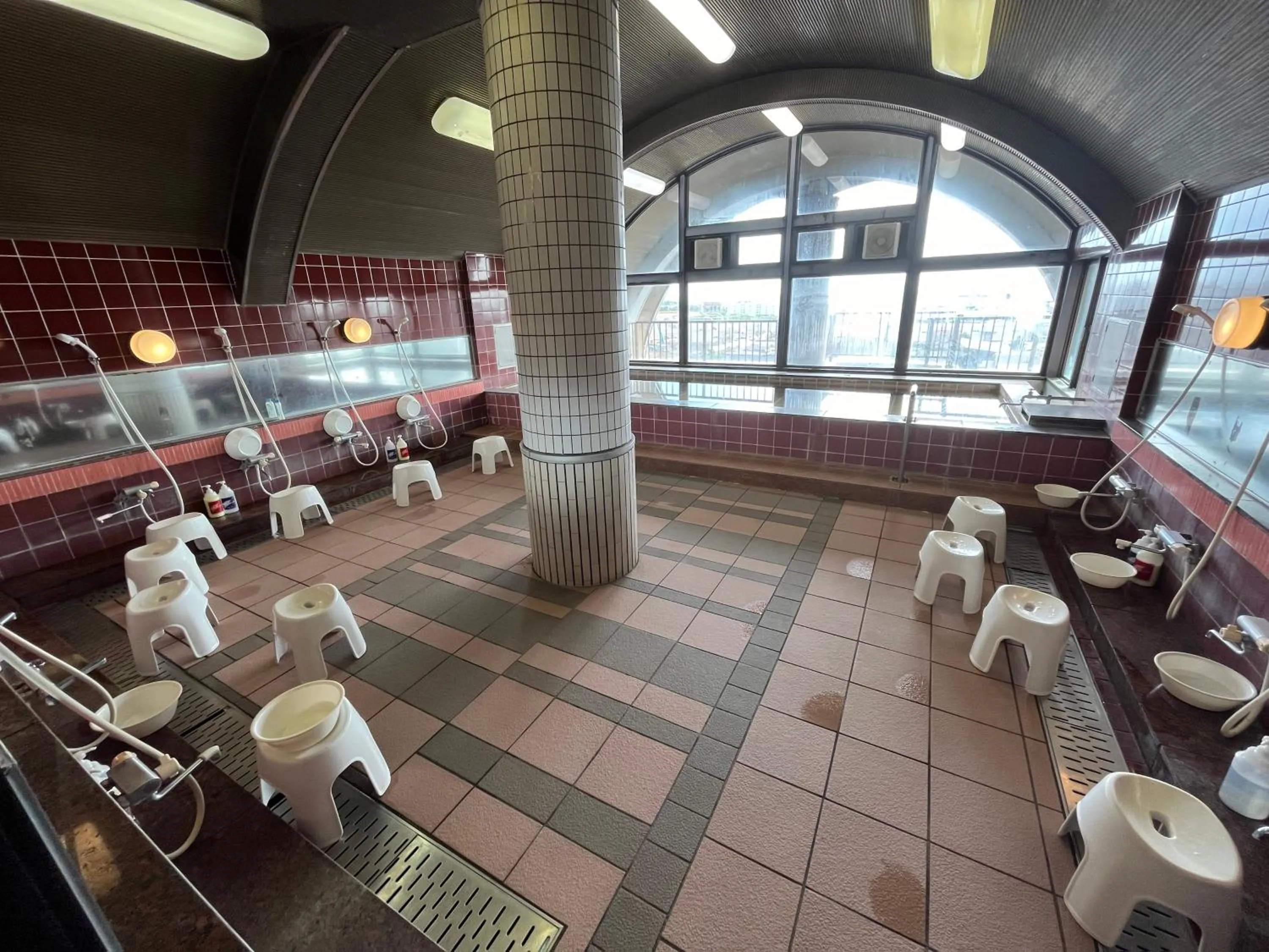 Public Bath in Hotel Marsh Land