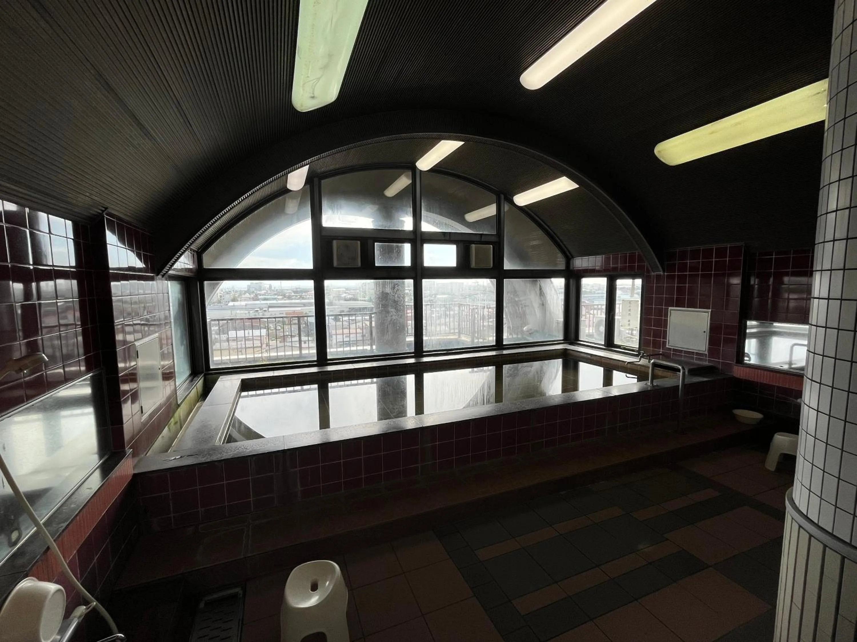 Public Bath in Hotel Marsh Land