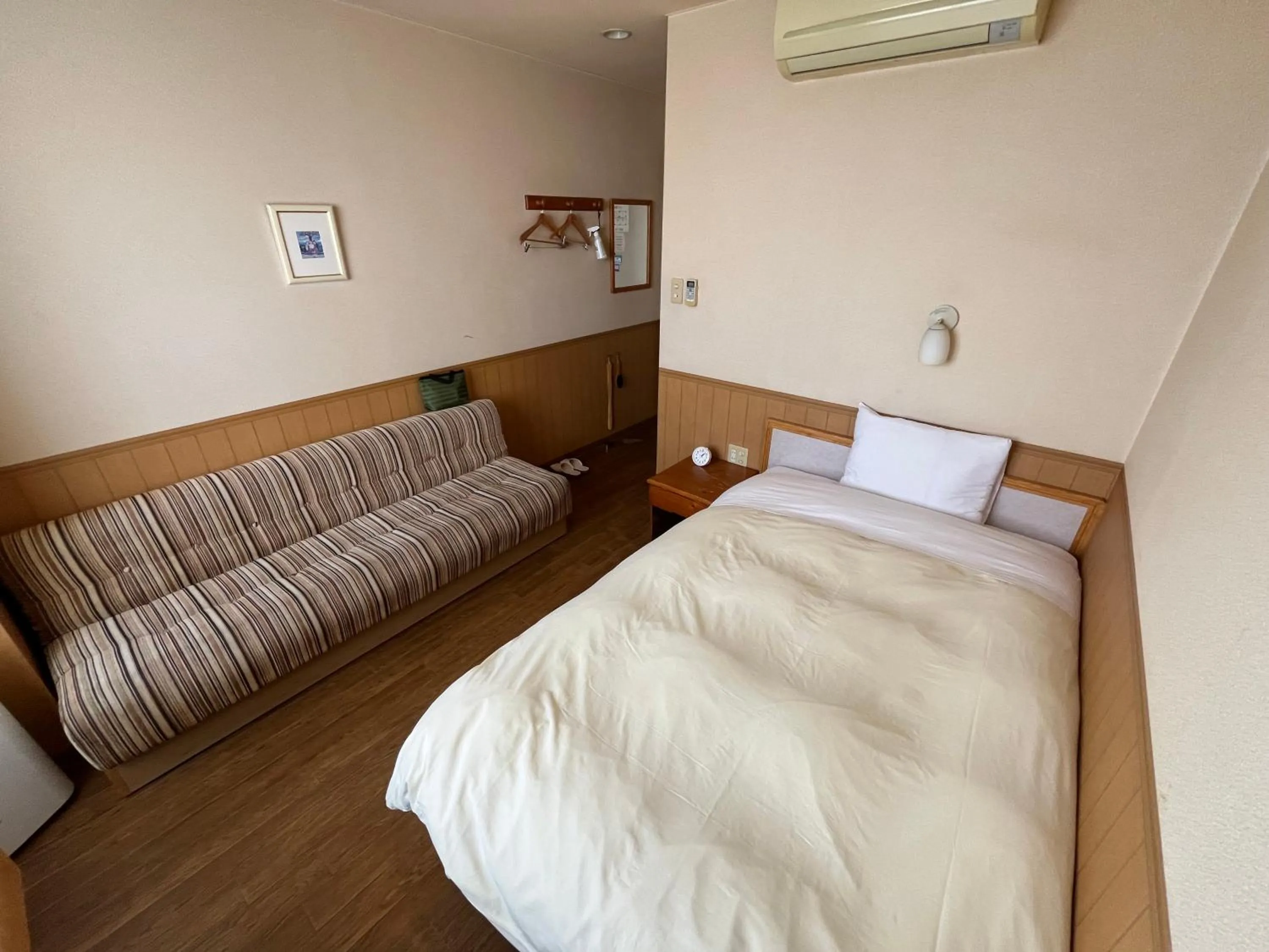 Bedroom, Bed in Lasting Hotel