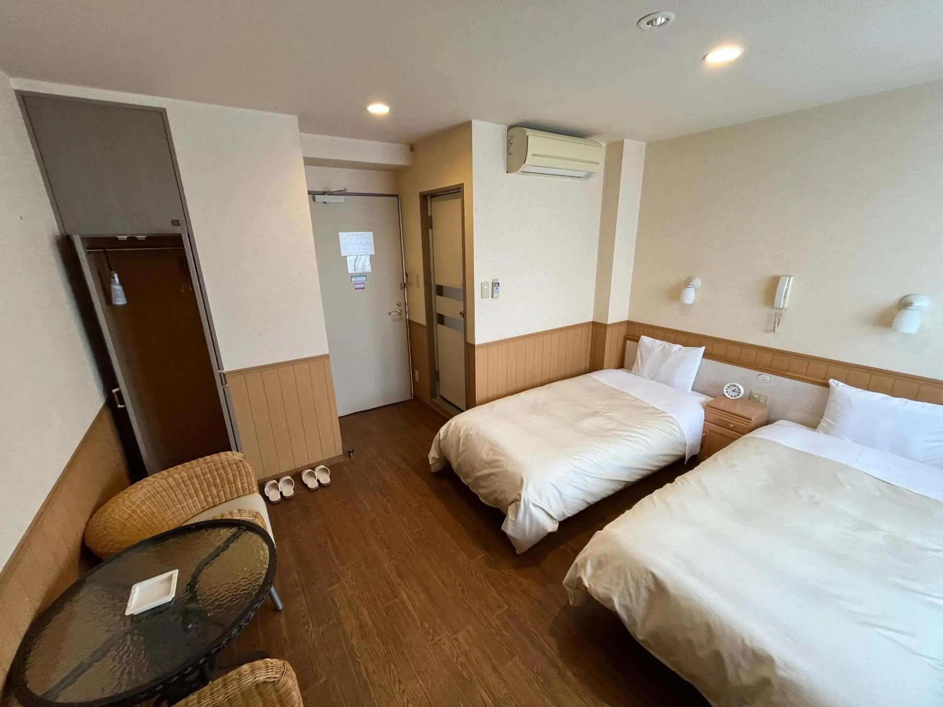 Bedroom, Bed in Lasting Hotel Bedroom, Bed in Lasting Hotel