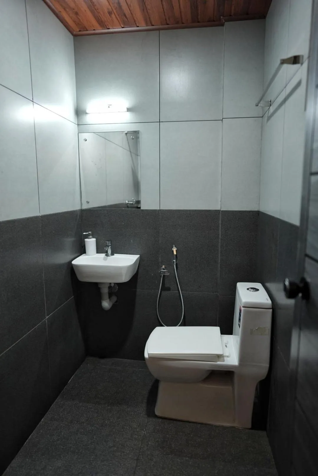 Bathroom in Kovilakam Achutham