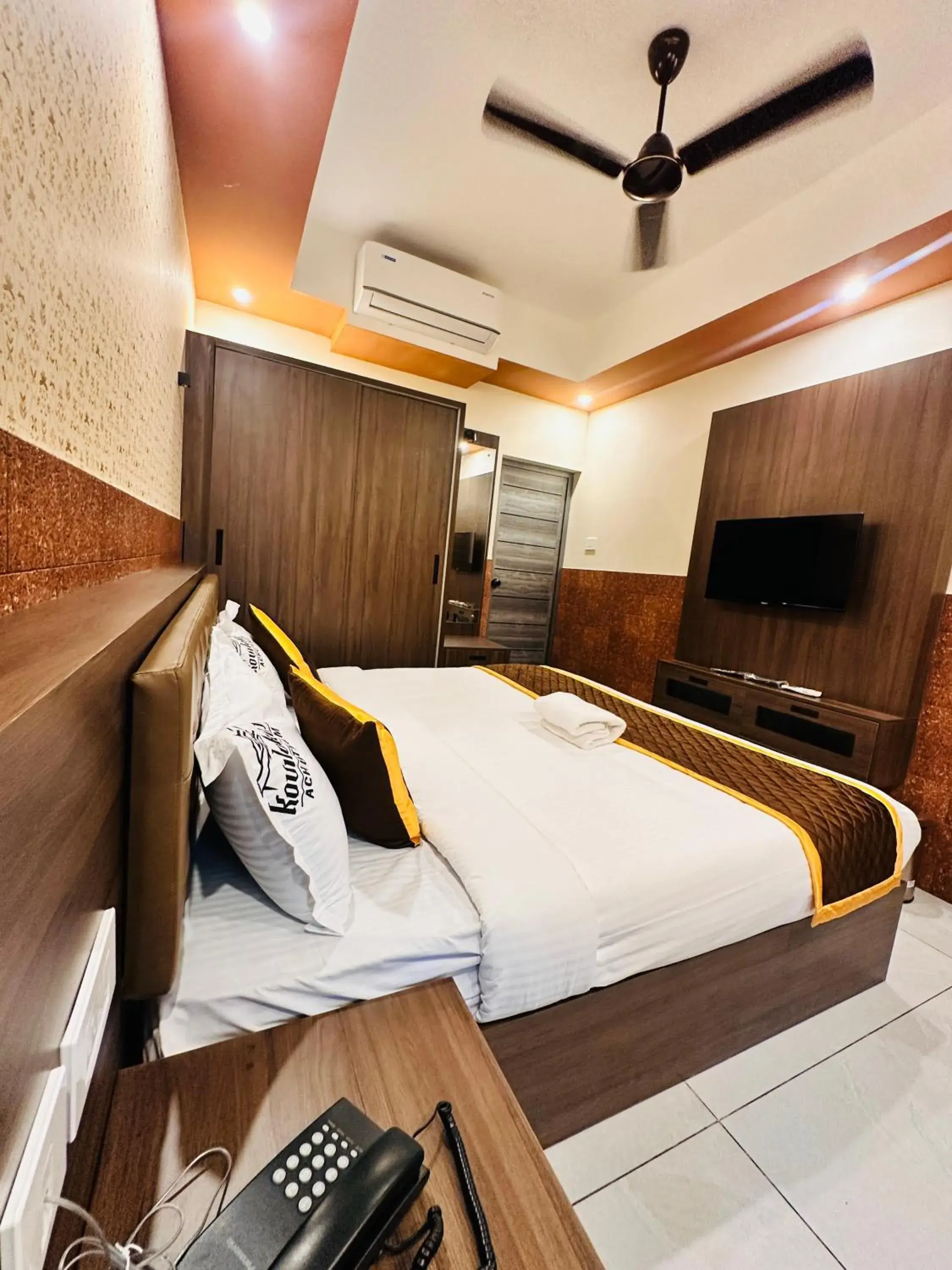 Seating area, Bed in Kovilakam Achutham Seating area, Bed in Kovilakam Achutham